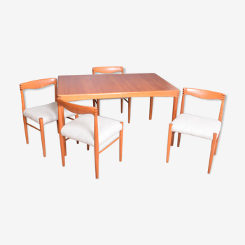 Table et quatre chaises en teck restaurées des années 1960 par H.W. Klein et Bramin