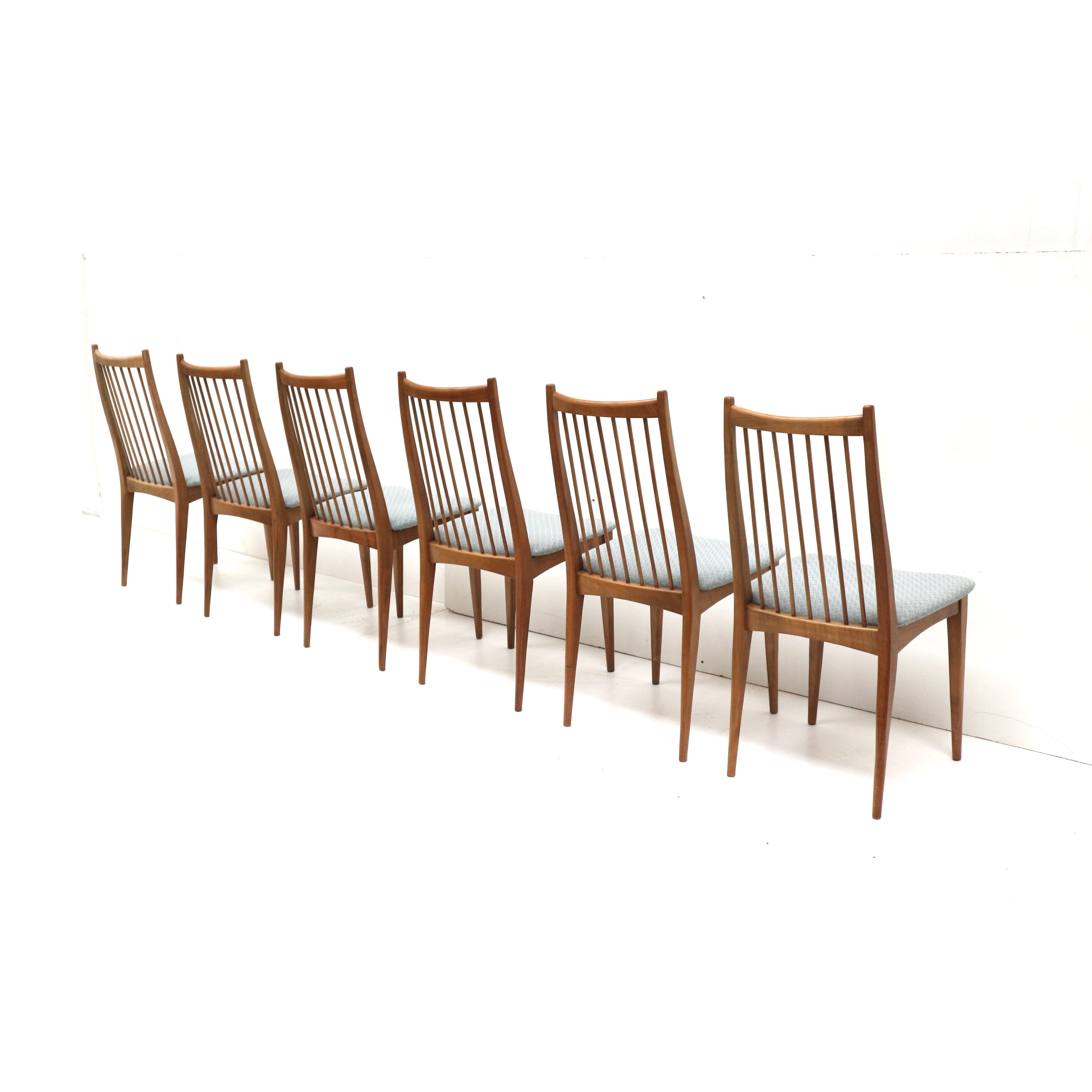 Set of 6 dining room chairs / bar chairs from the 1960s