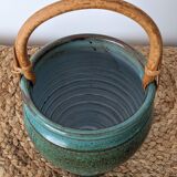 Ceramic pot with rattan handle