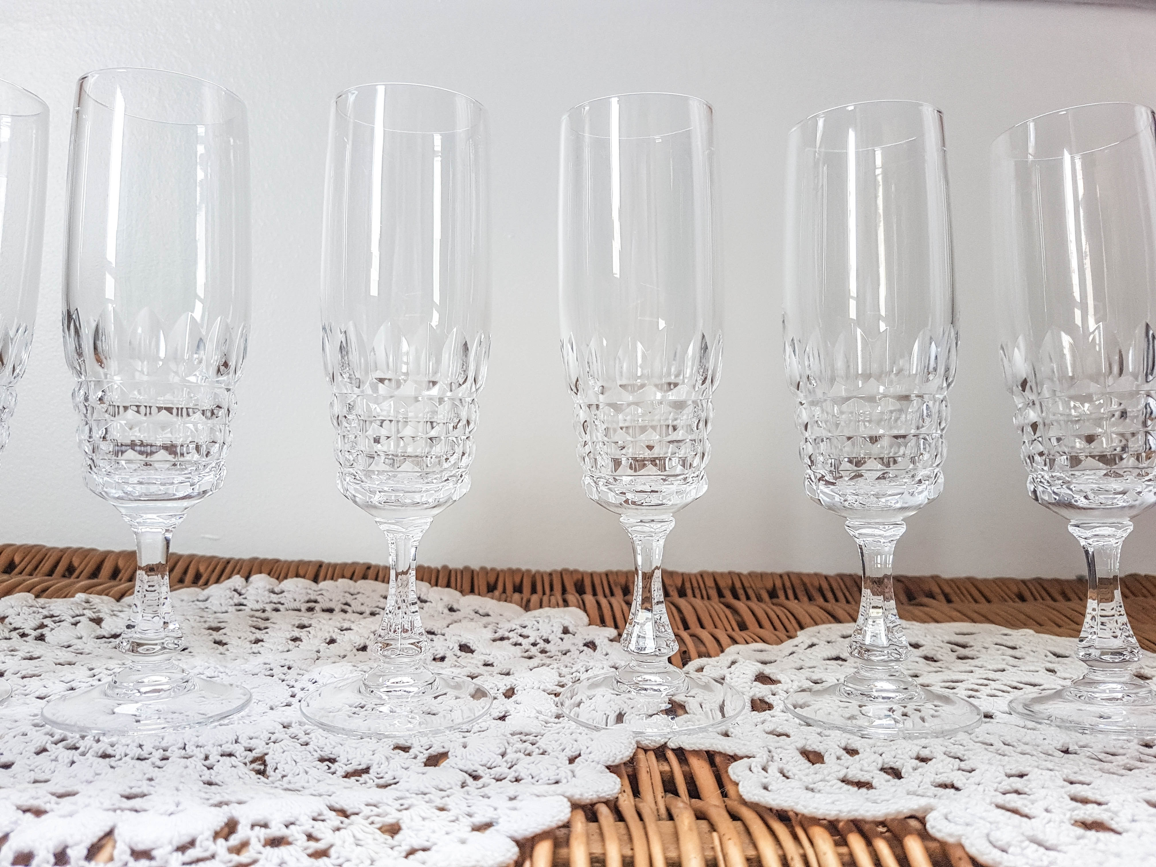 Lot of 6 pompadour style crystal crystal flutes