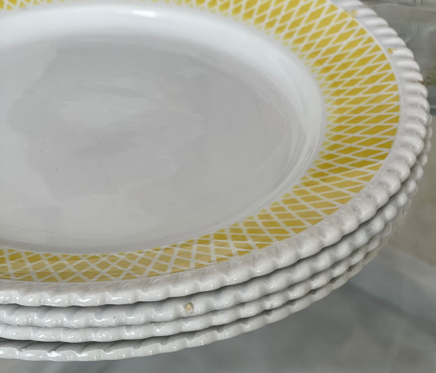 4 vintage flat plates