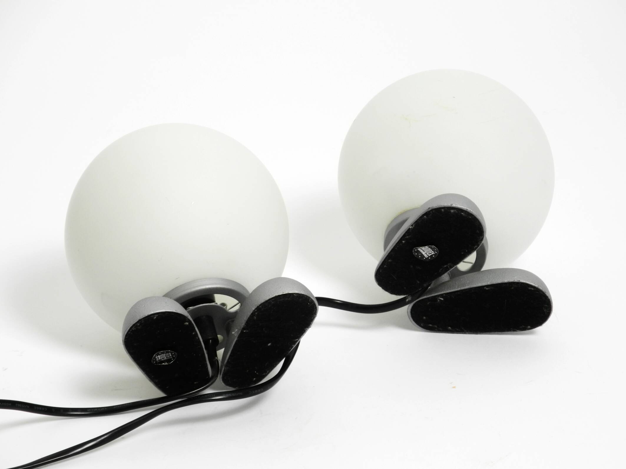 Pair of 1990s table lamps with a cast aluminum base by Sompex