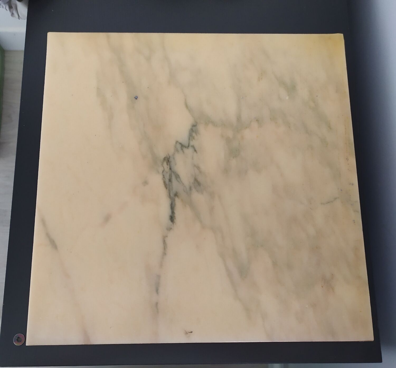 Alabaster harness brass foot