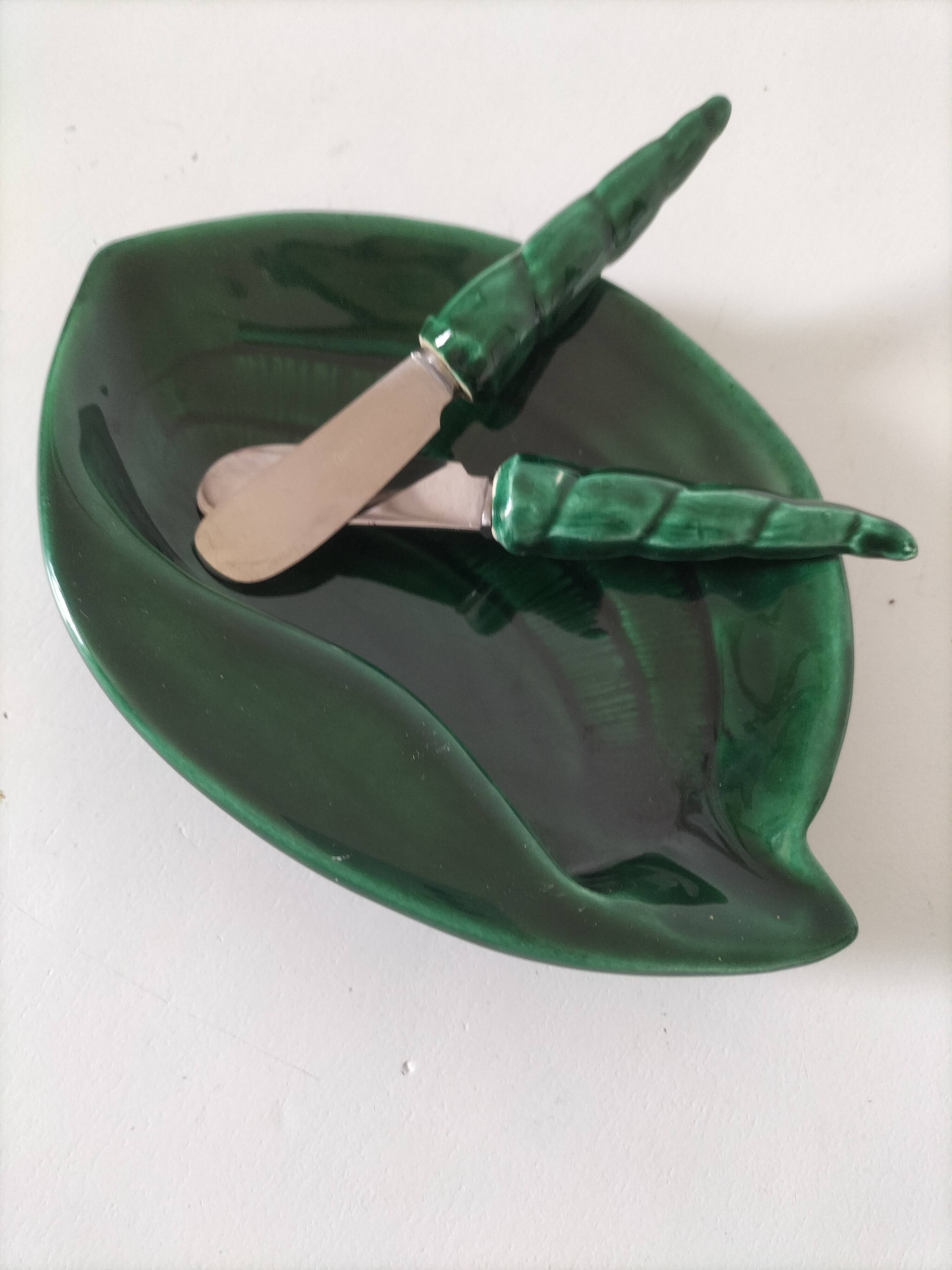 Beurrier barbotine coquillage et ses deux couteaux