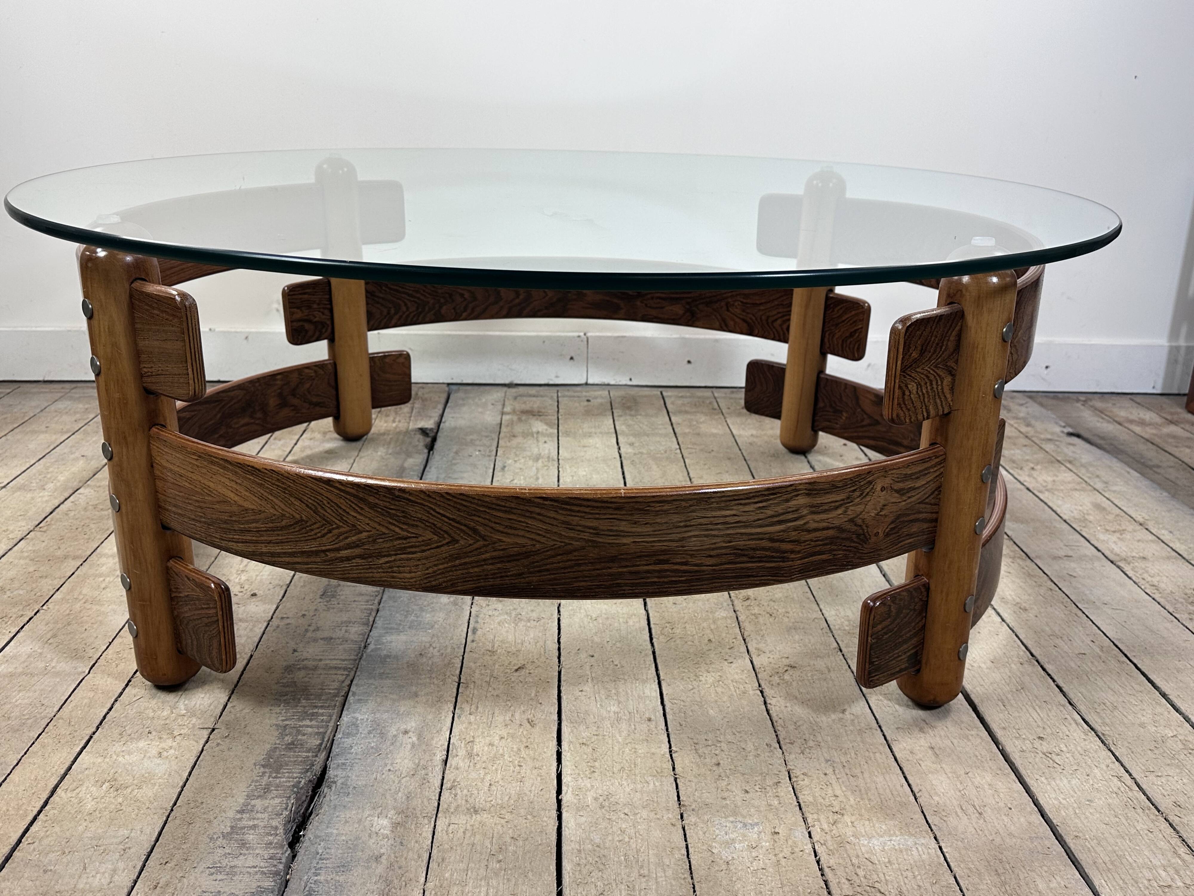 Table basse ronde scandinave en teck 1970