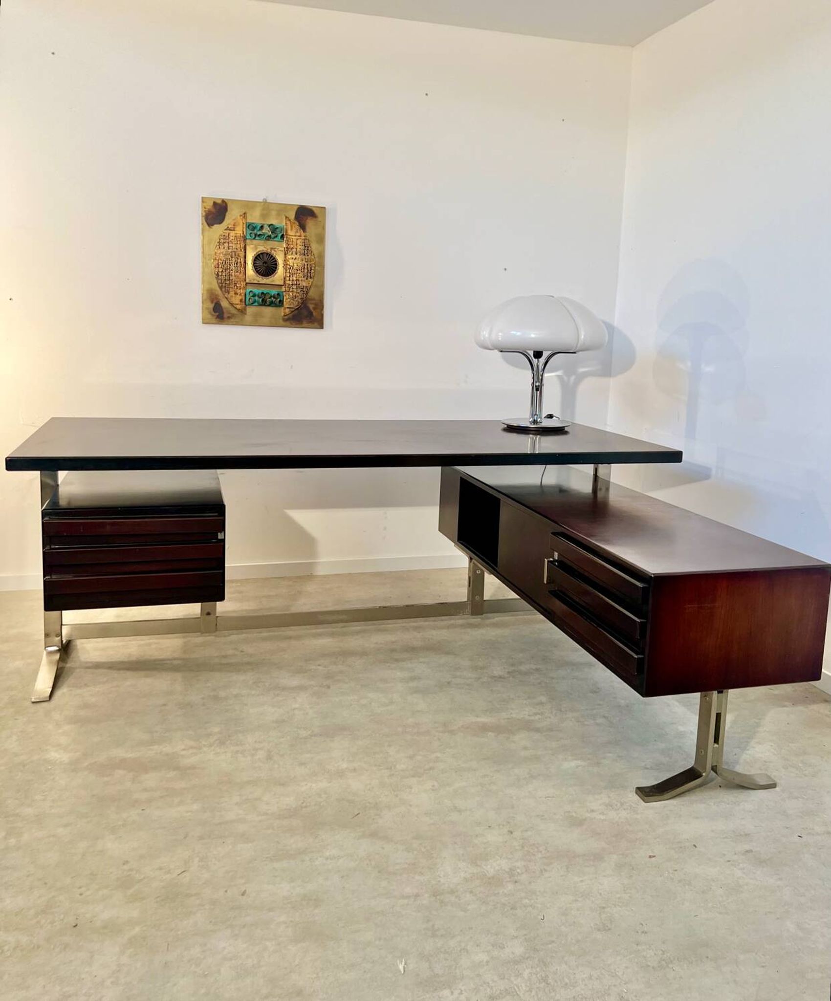 Vintage president corner desk in rosewood design by Gianni Moscatelli vintage