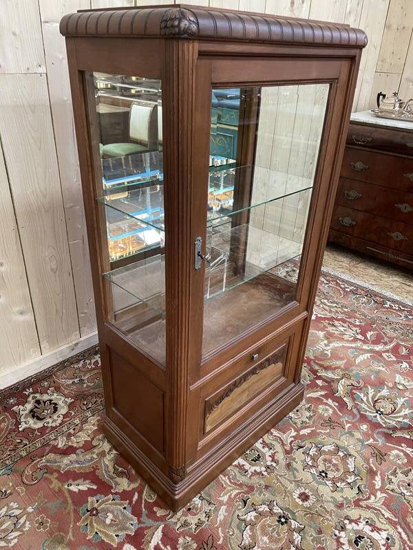 Vitrine époque Art Déco en noyer