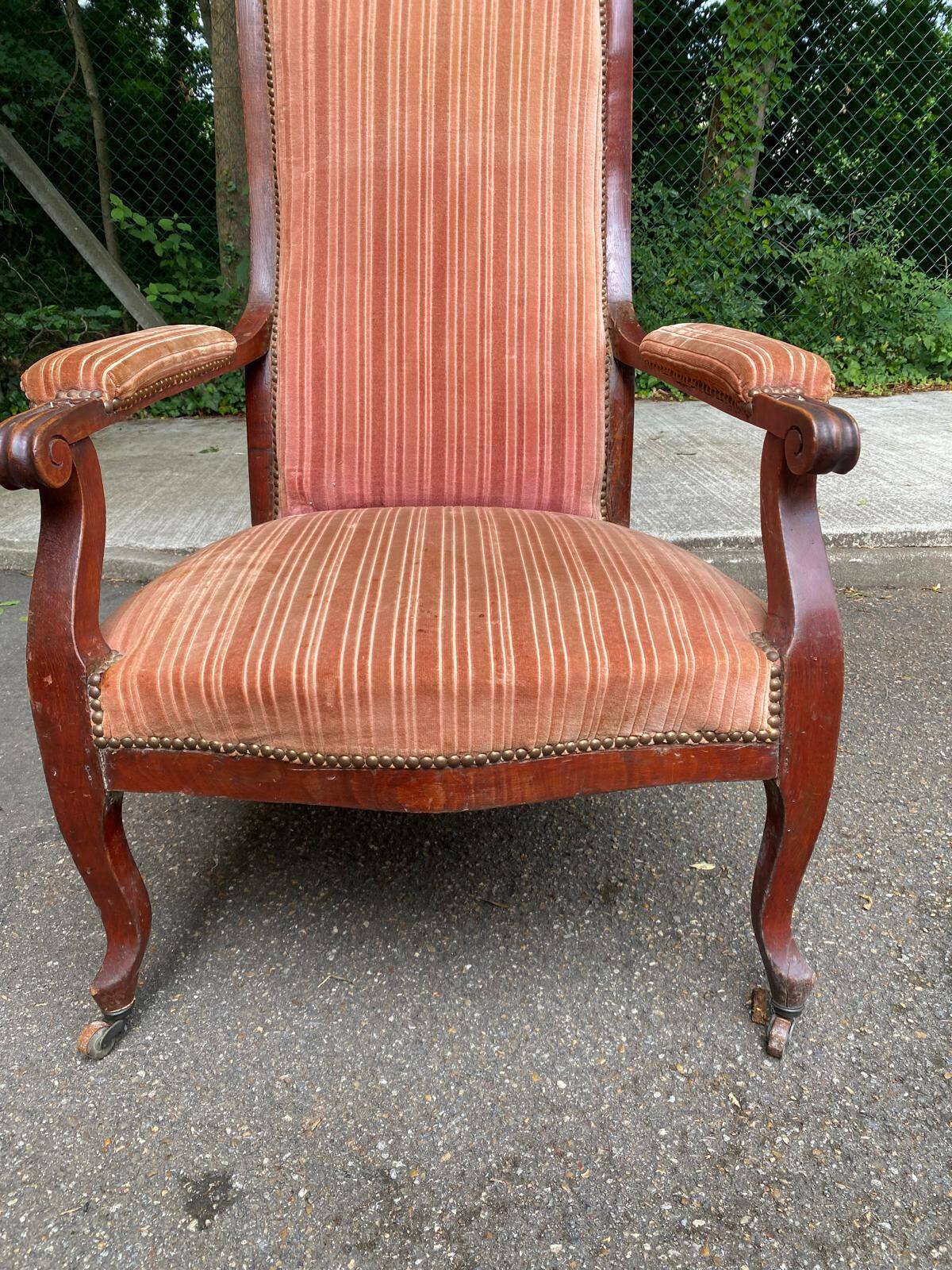 Louis Philippe Voltaire armchair from the 19th century in solid mahogany.
