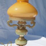 Lampe en onyx, laiton et abat jour en opaline orangée