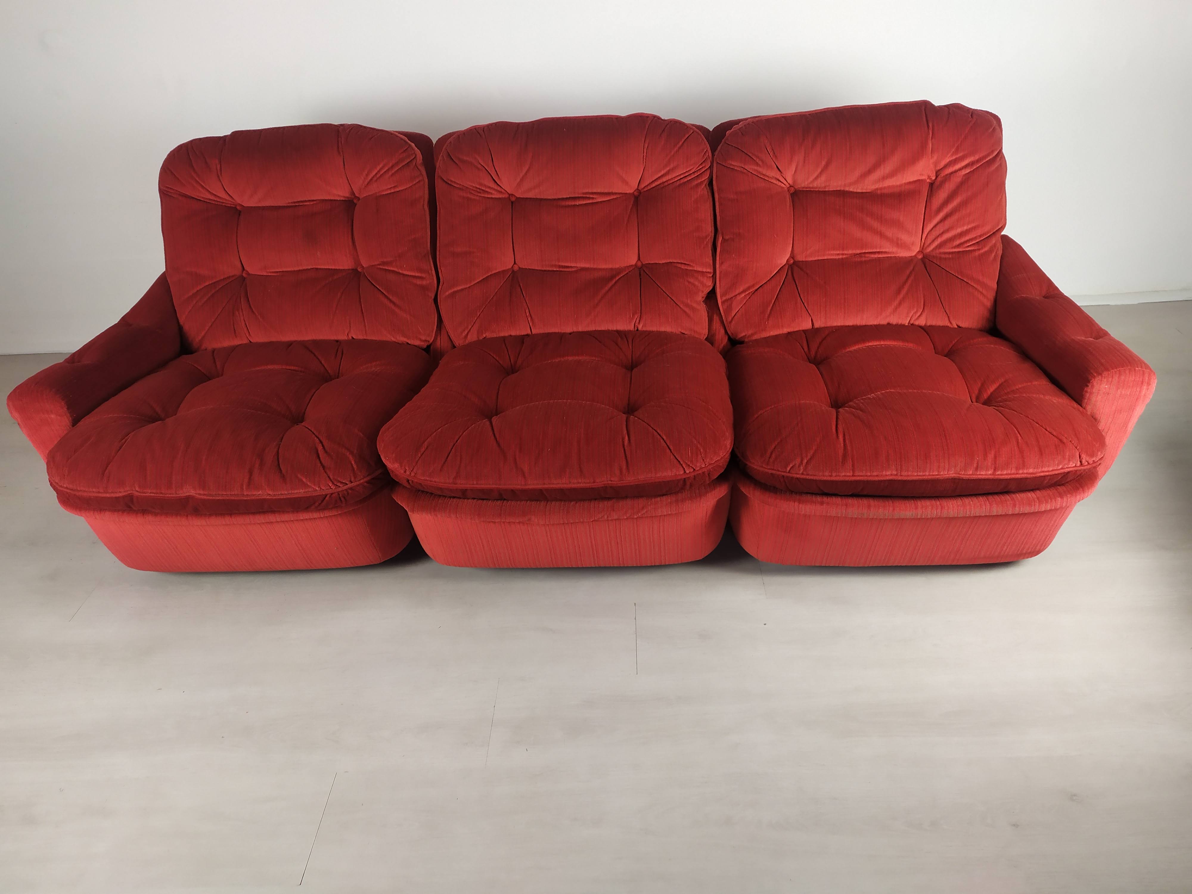 Airborne Cadestin Red Velvet Lounge