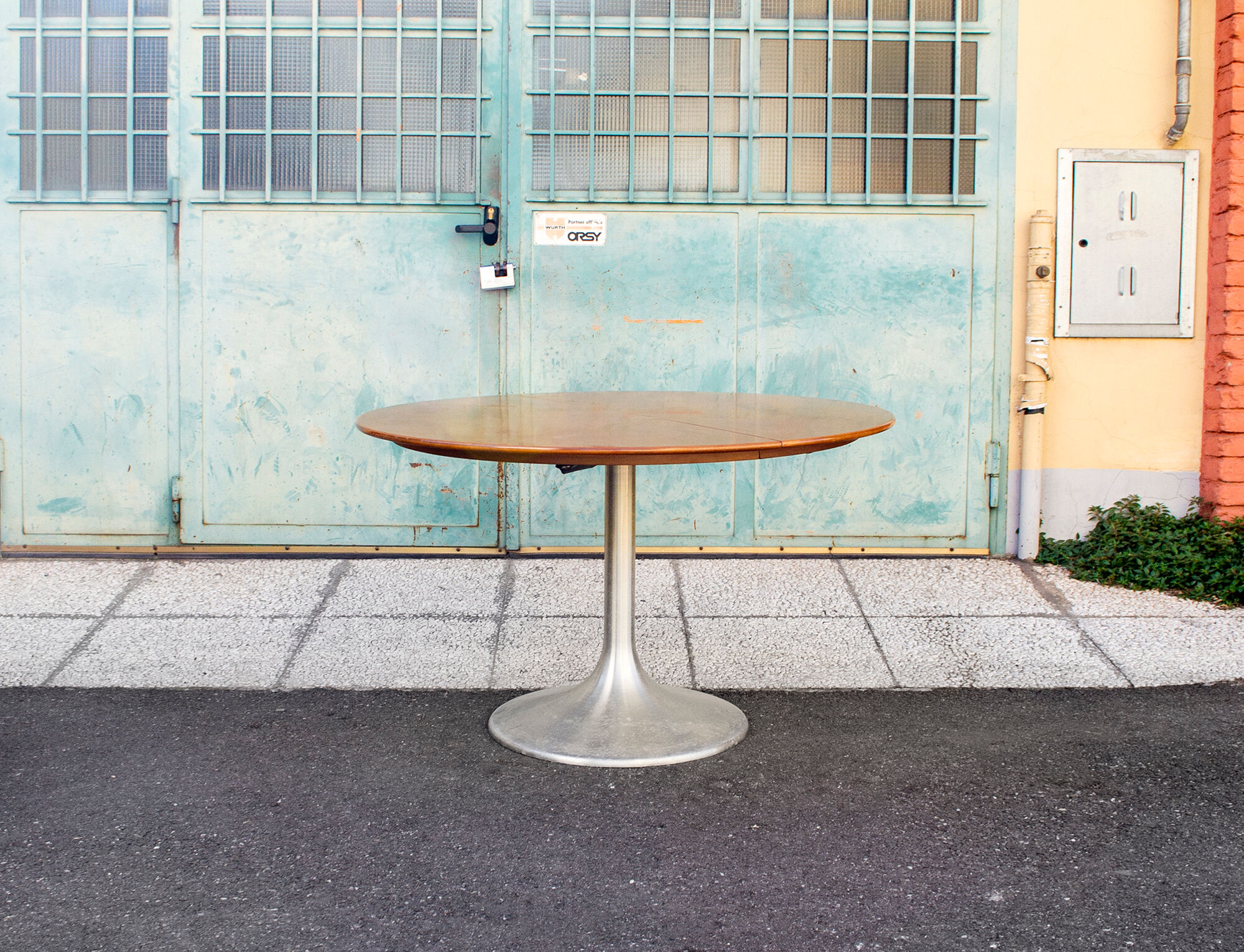 Table à manger en aluminium et bois Italie, 70