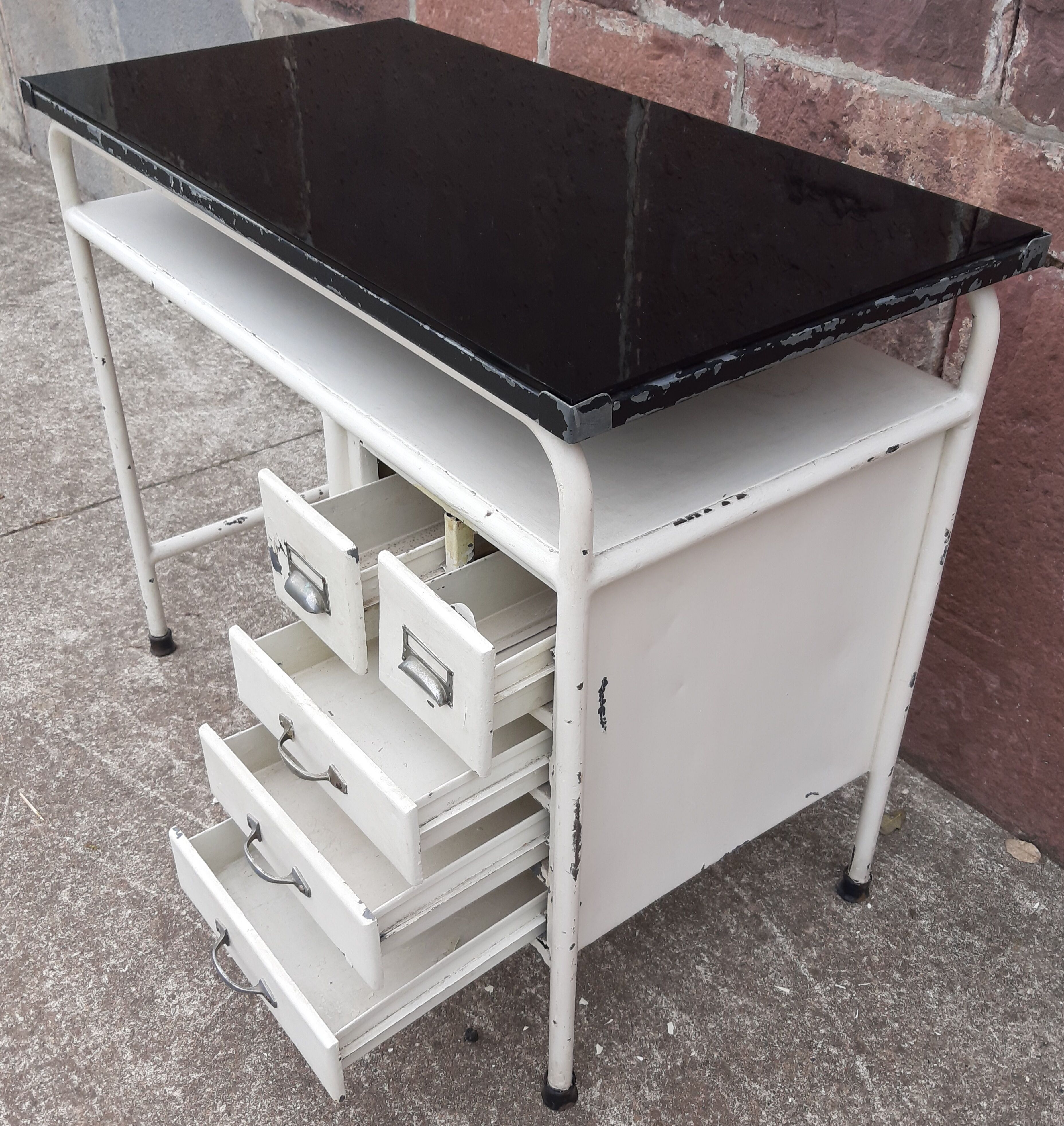 Medeckn office year 40/ 50