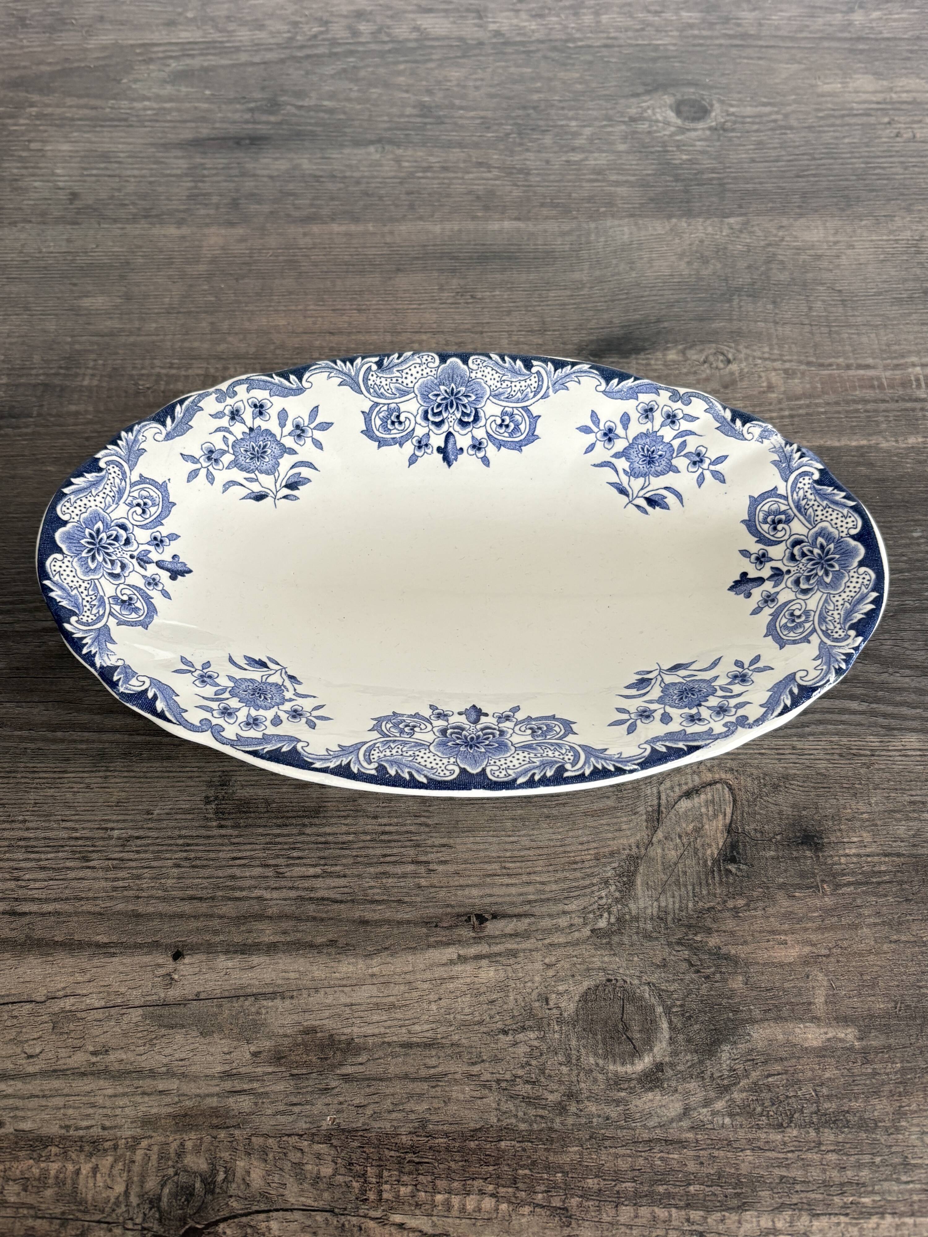 Old oval dish in Boch Frères Keramis earthenware.