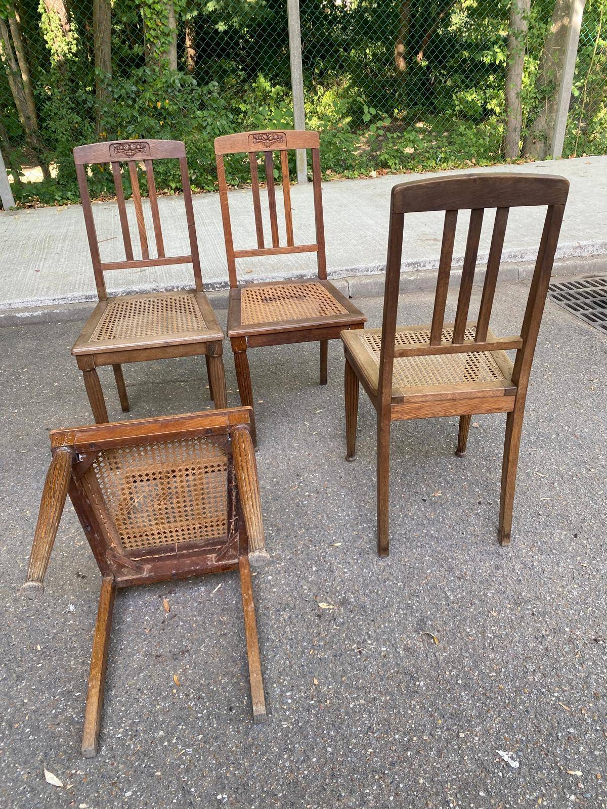 4 Art Deco chairs in solid oak with caning from the 1920s.
