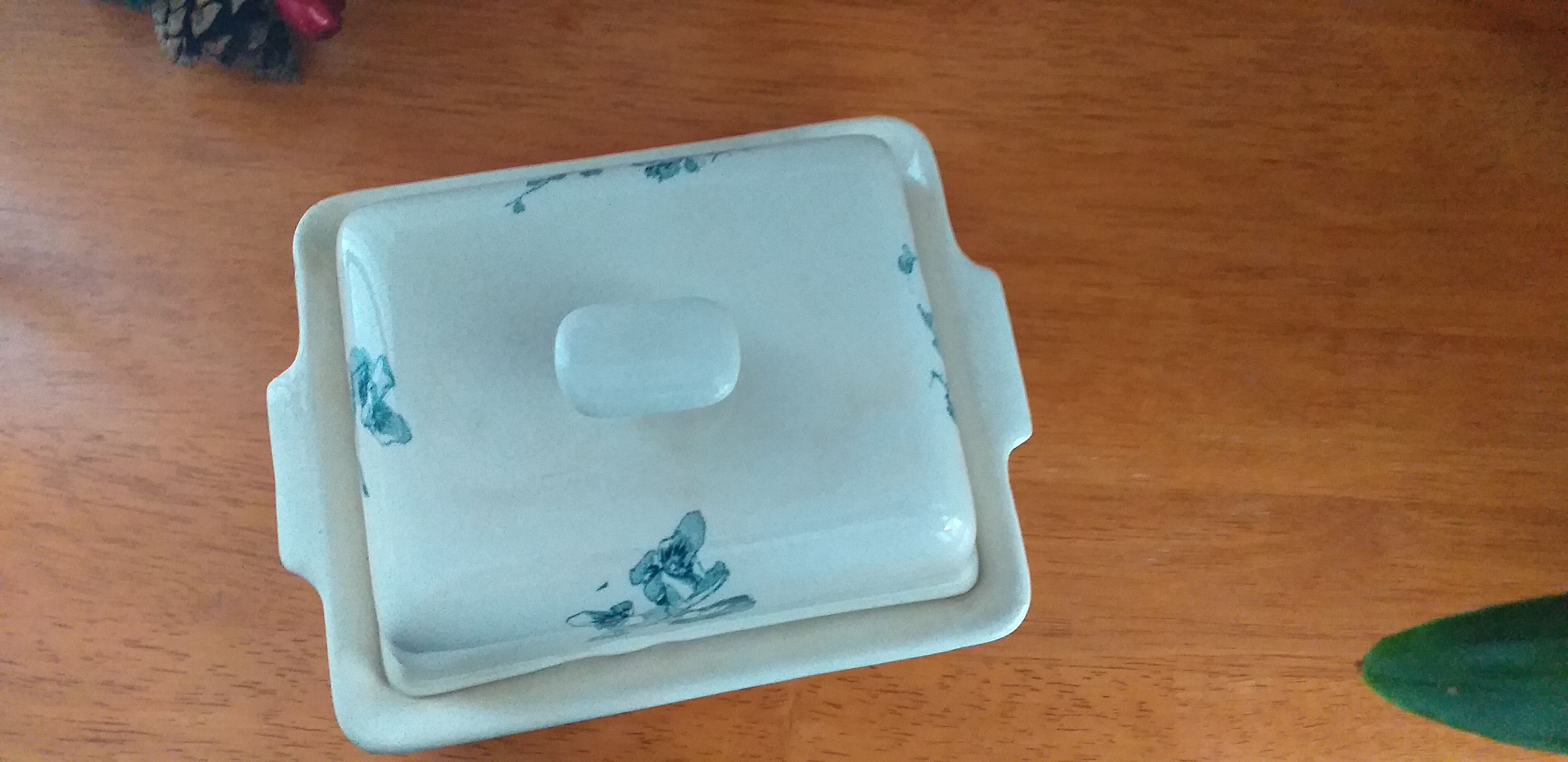 Porcelain butter maker Villeroy and Boch