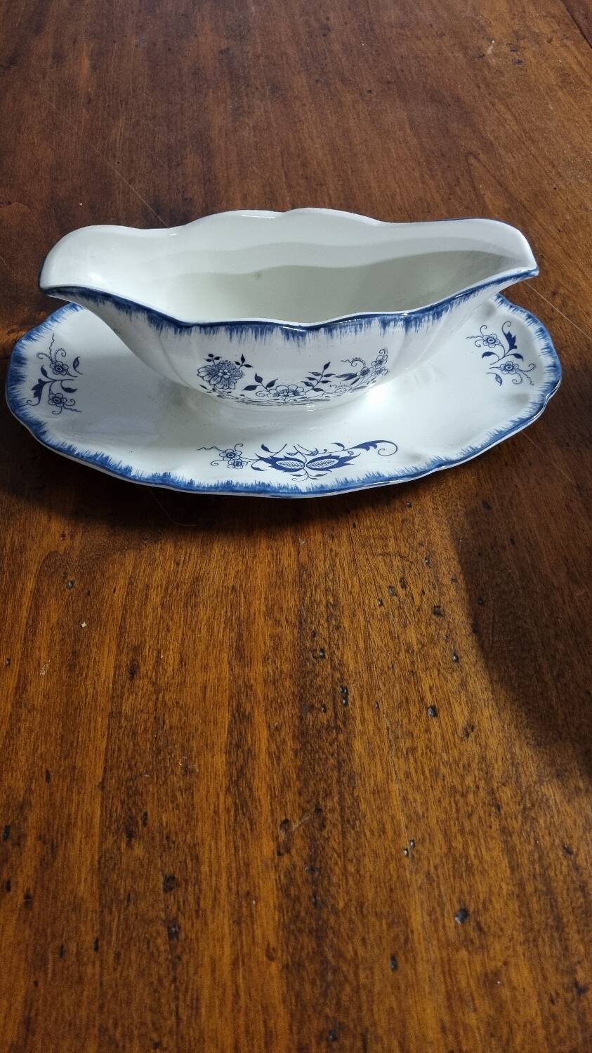 Sarreguemines pie dishes and salad bowls