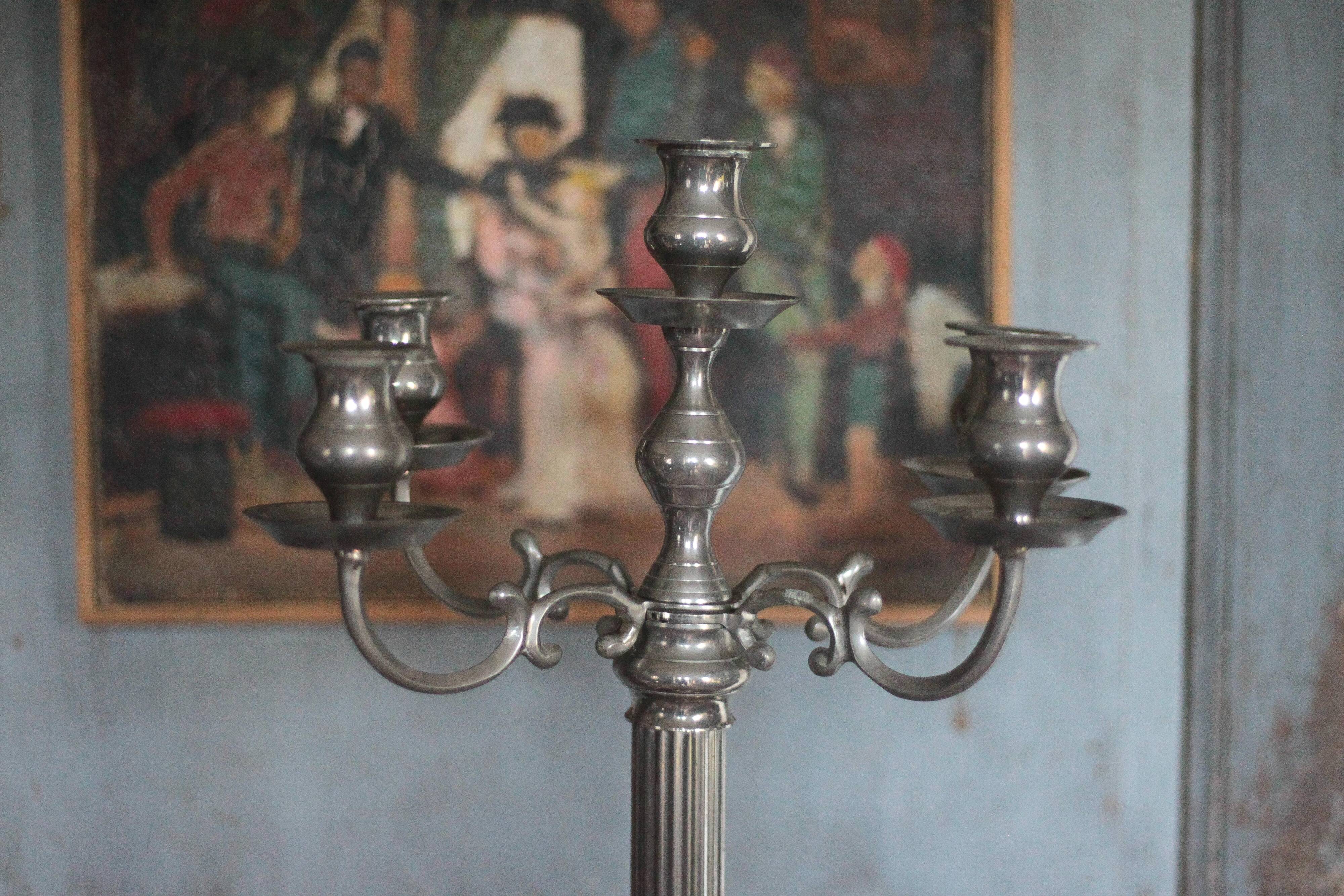 Chandelier with 5 lights, large candelabrum, candle holder, interior decoration.