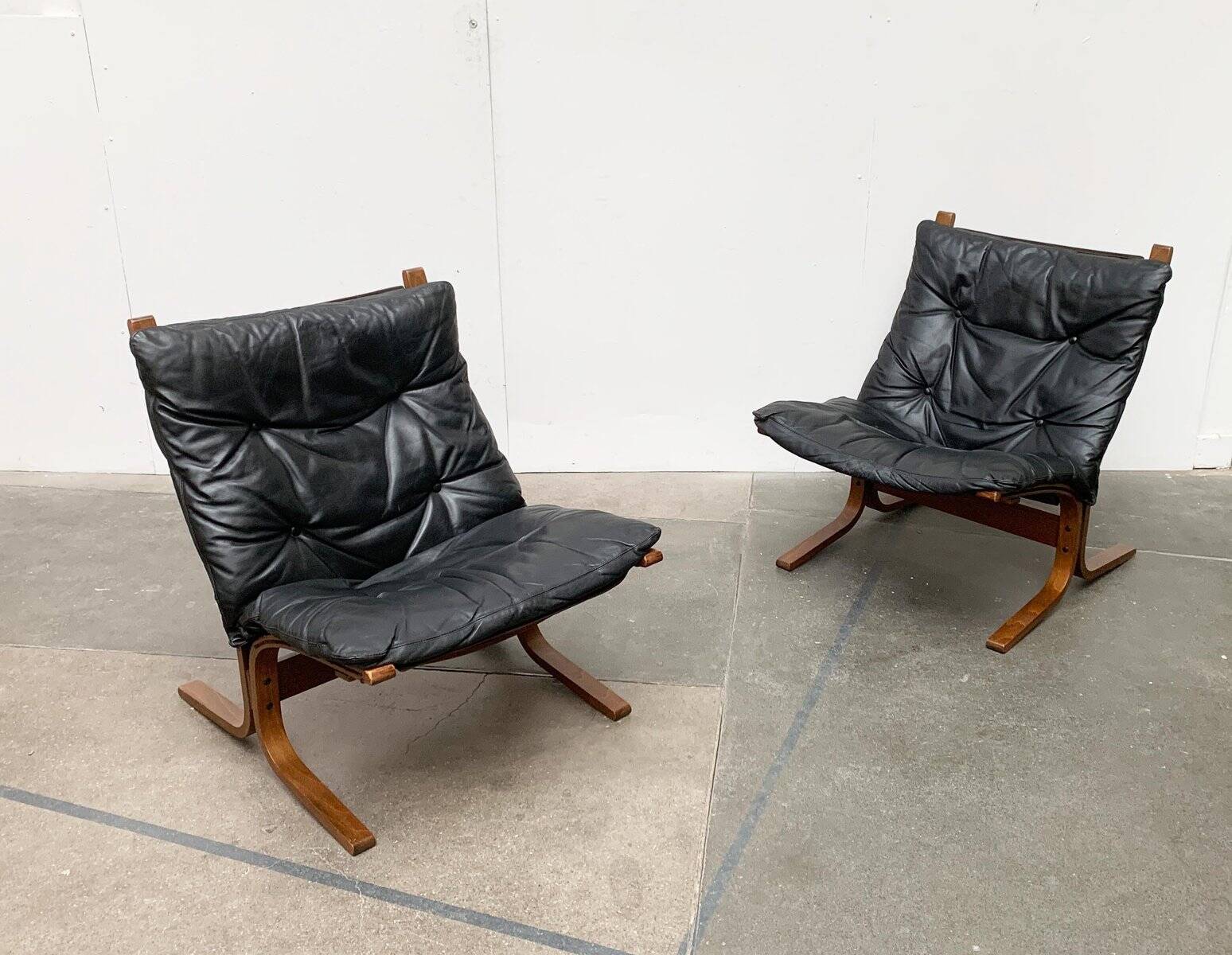 Set of 3 Norwegian Mi-Century Style Siesta Lounge Chairs and Glass Side Table by Ingmar Relling for Westnofa