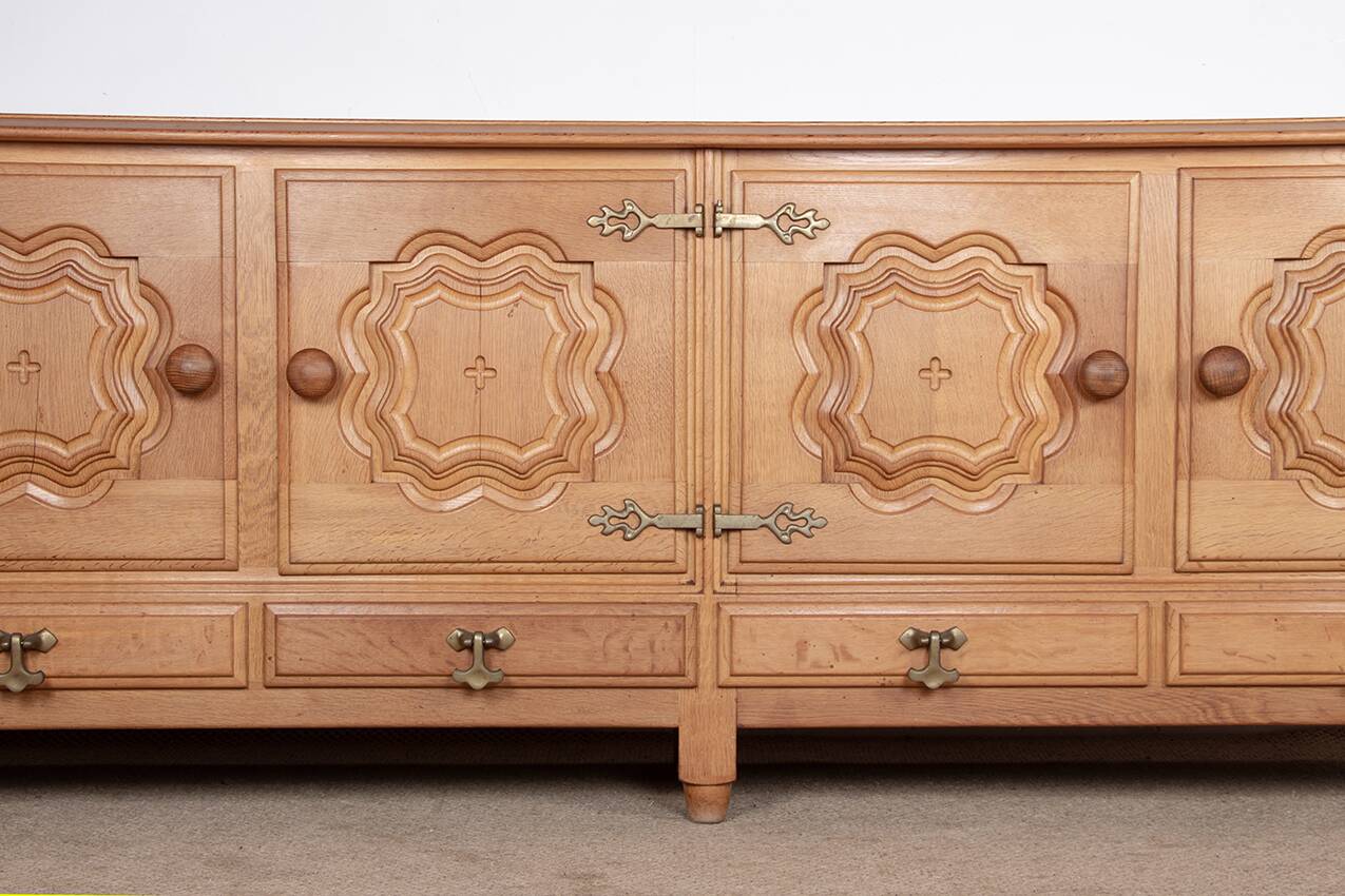 Very large French sideboard in solid oak, Guillerme and Chambron 1960.