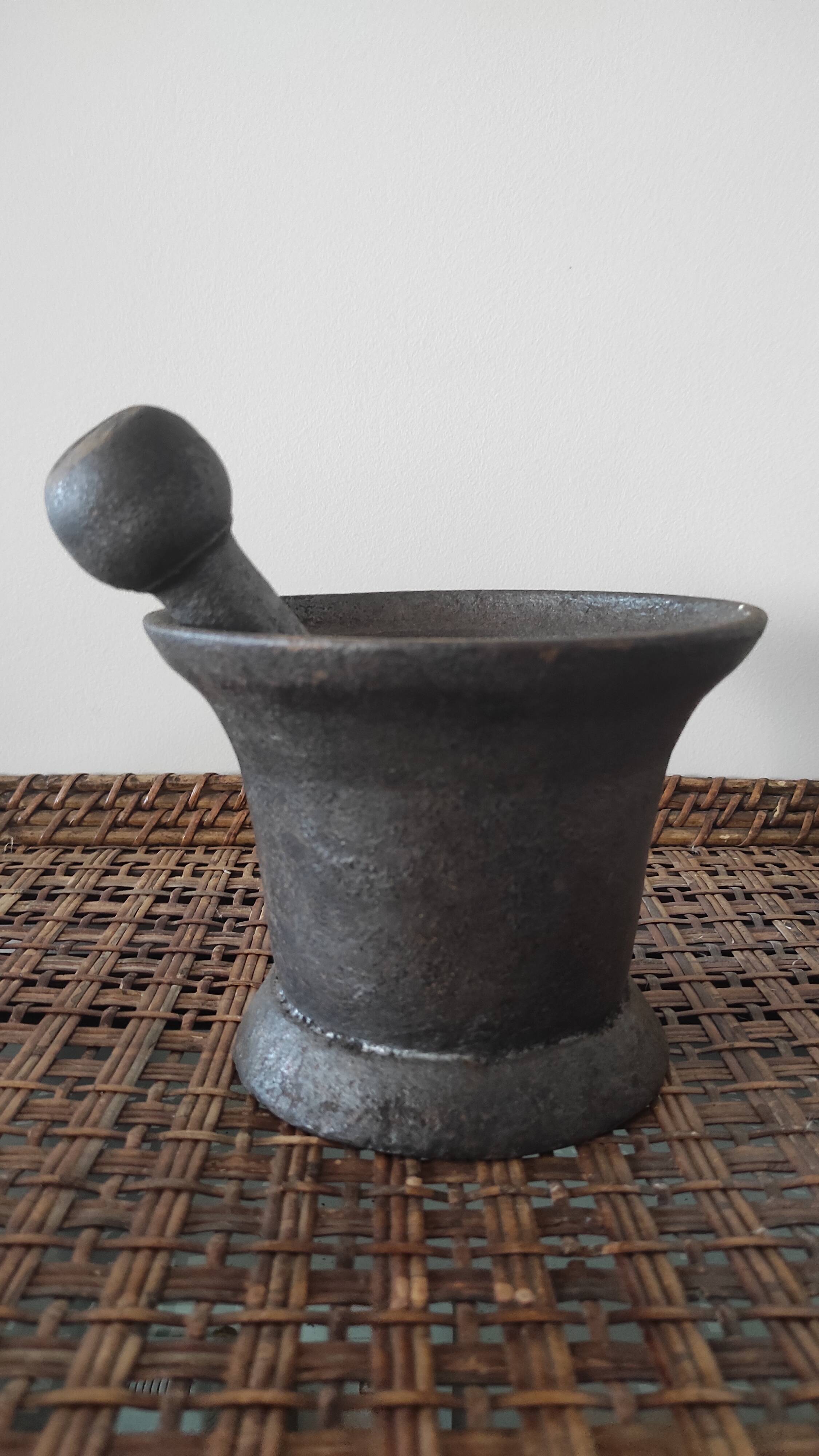 JADE TEMPLE Mortier Et Pilon En Fonte Noire - Petit Modèle 9,8 X 5,8 Cm - Pour épices, Sauces, Etc.
