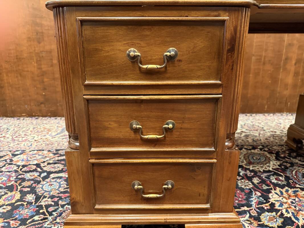 New! - Classic English Desk Partnerdesk Red Leather