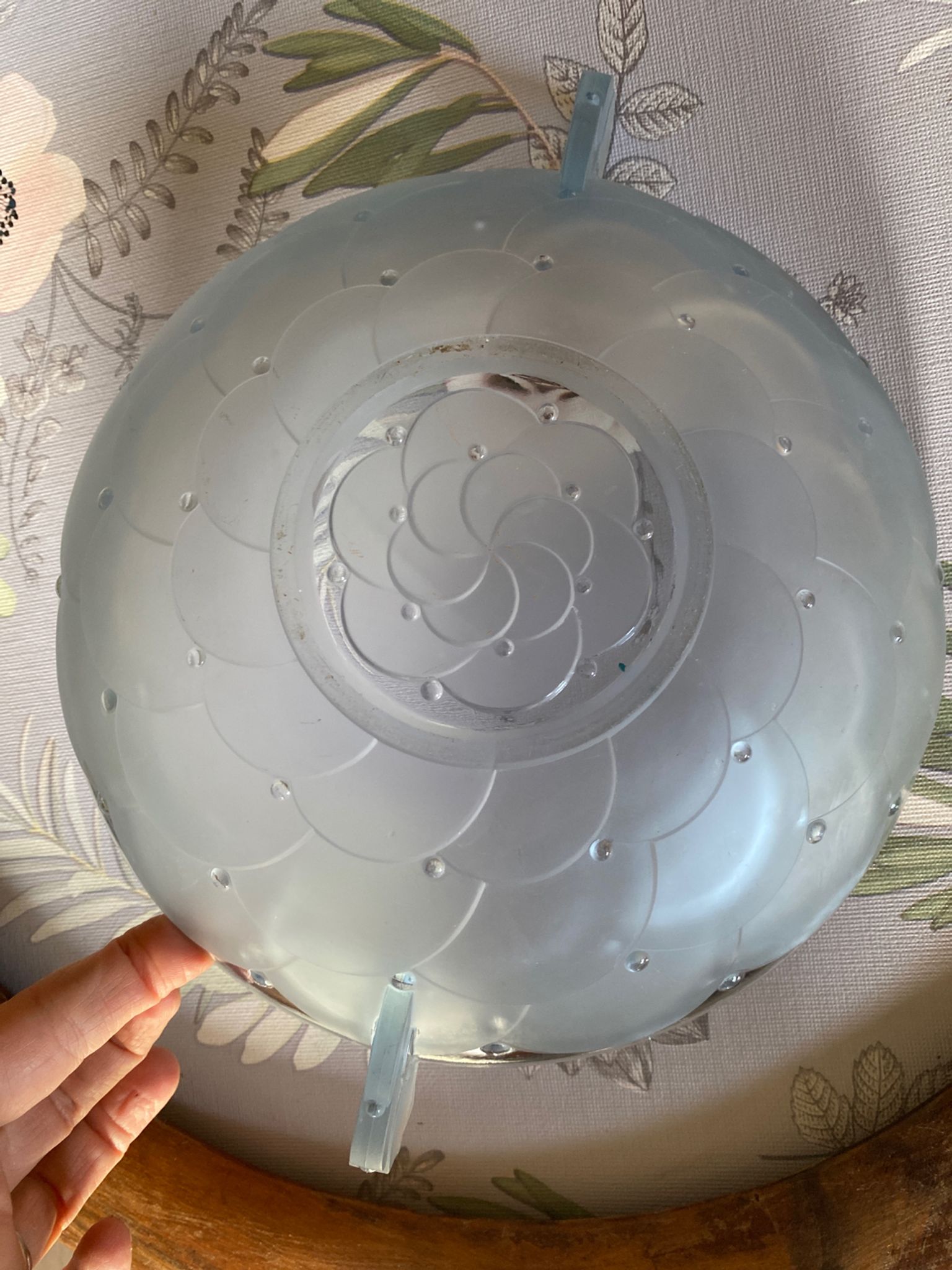 Art deco style fruit presentation cup