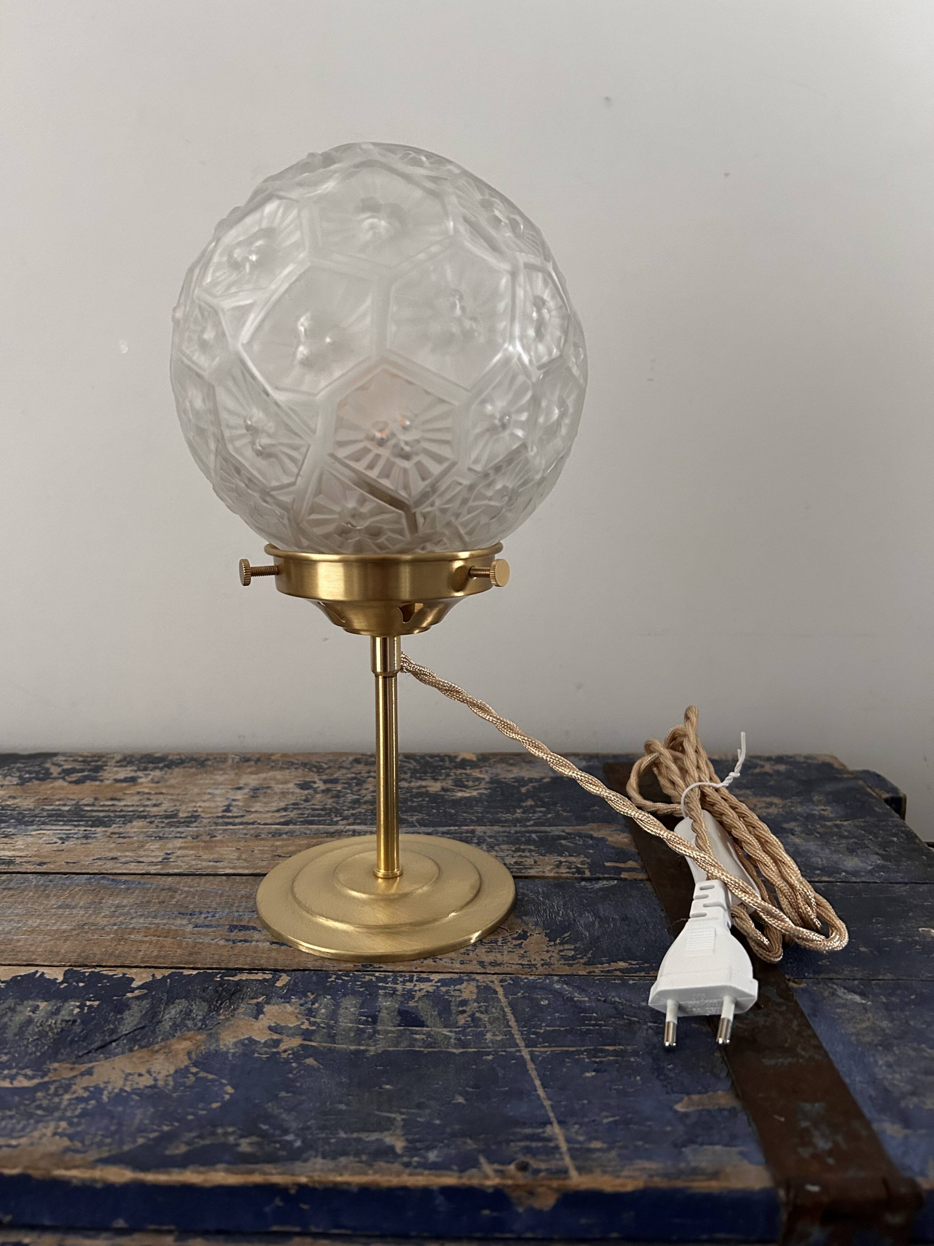 Art Deco globe table lamp