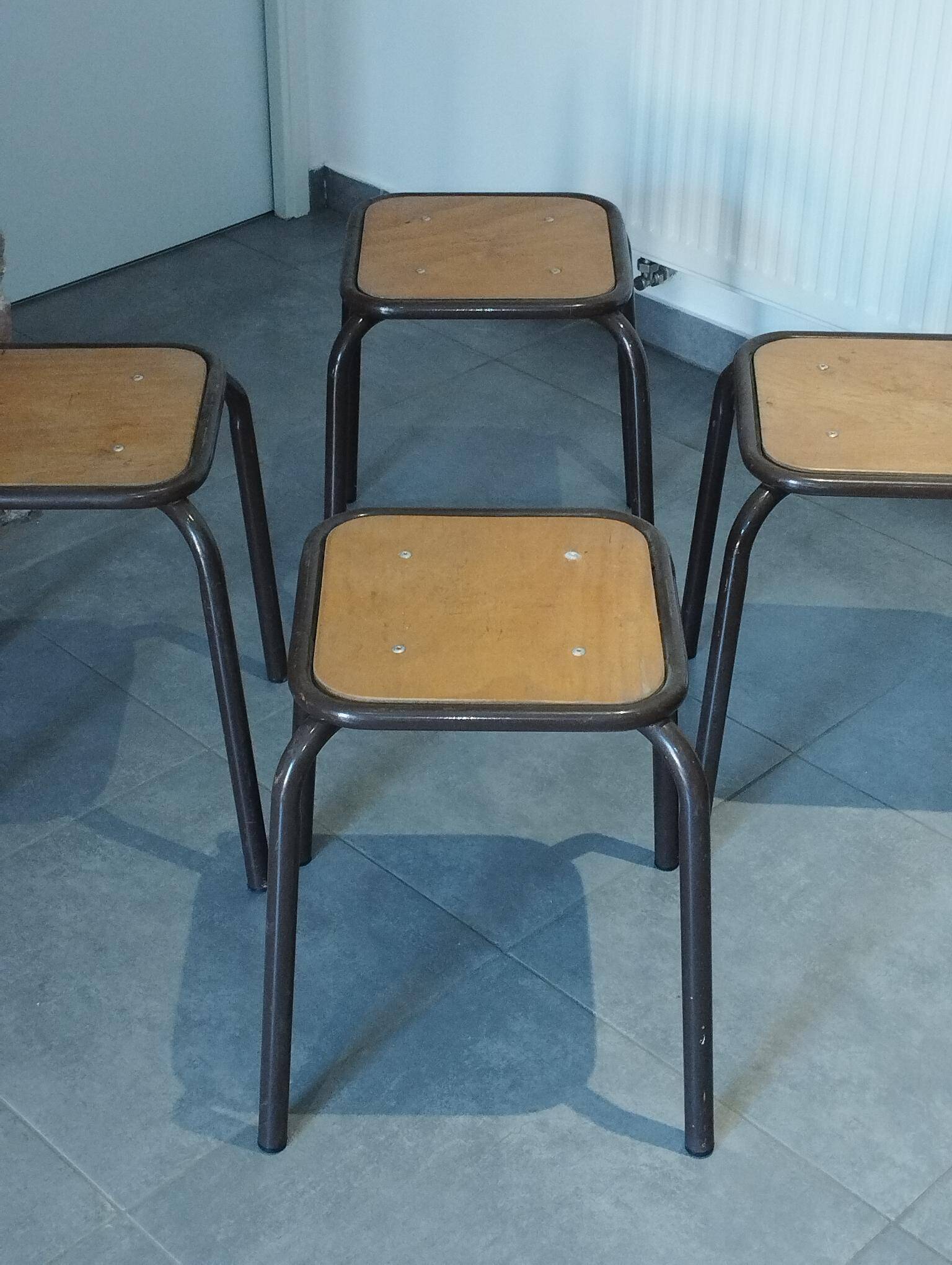4 tabourets Mullca indus, atelier, école époque vintage