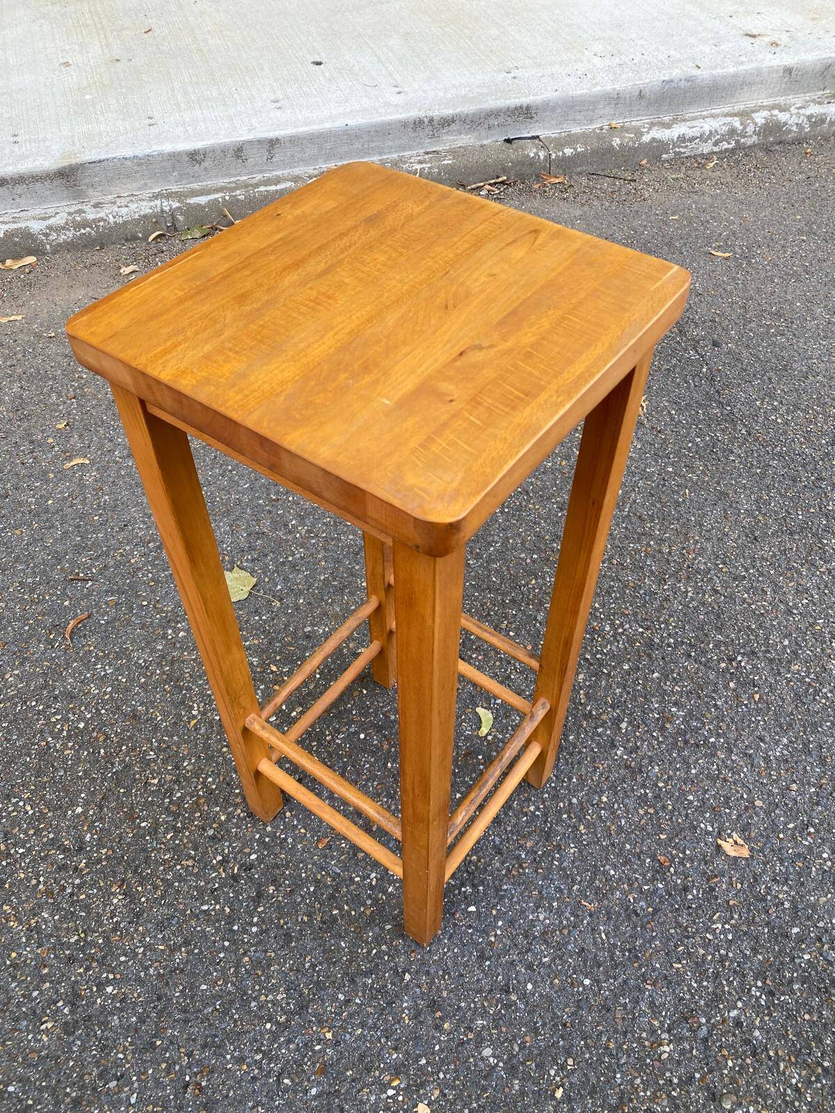 Tabouret haut de bar scandinave en bois massif 75cm