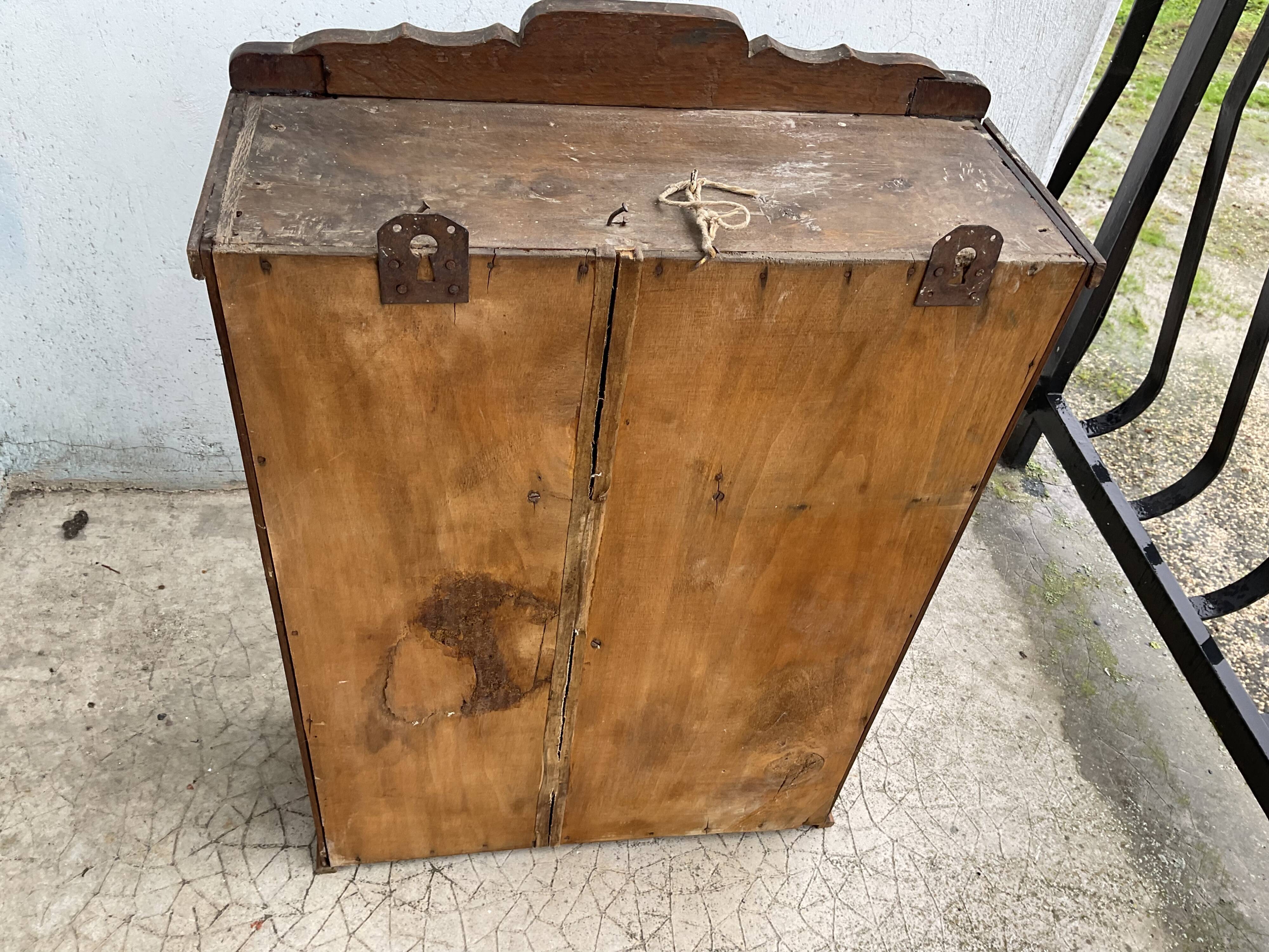 Armoire à pharmacie