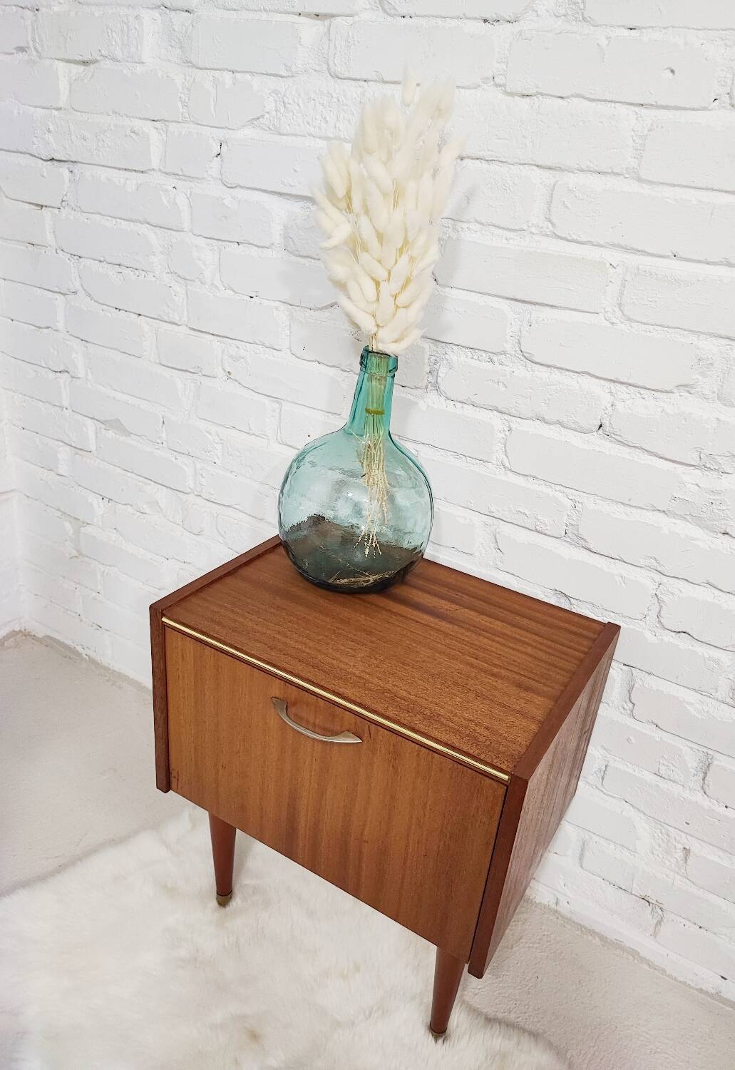 Smeb bedside table