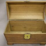 Treasure oak domed top chest