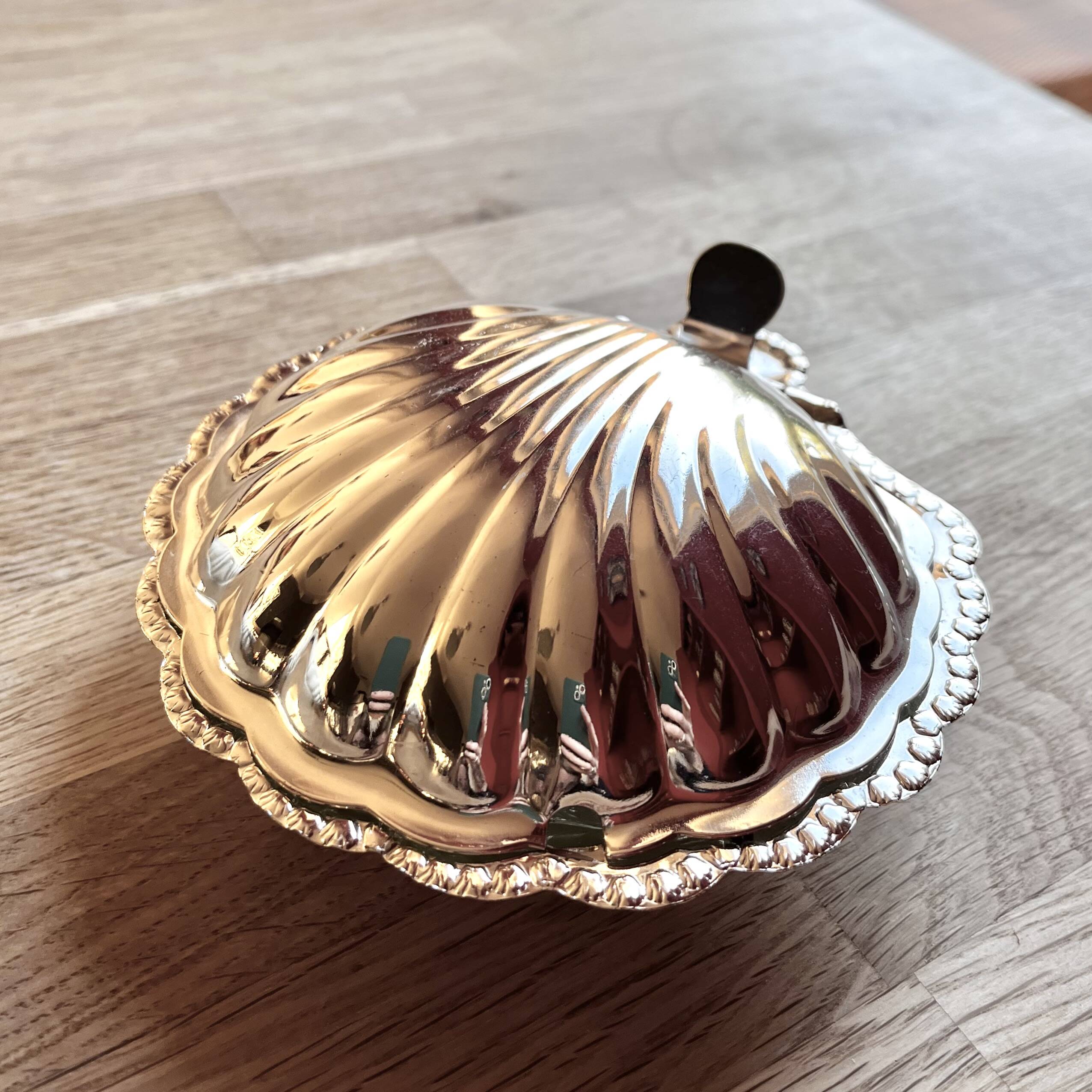 Shell butter dish