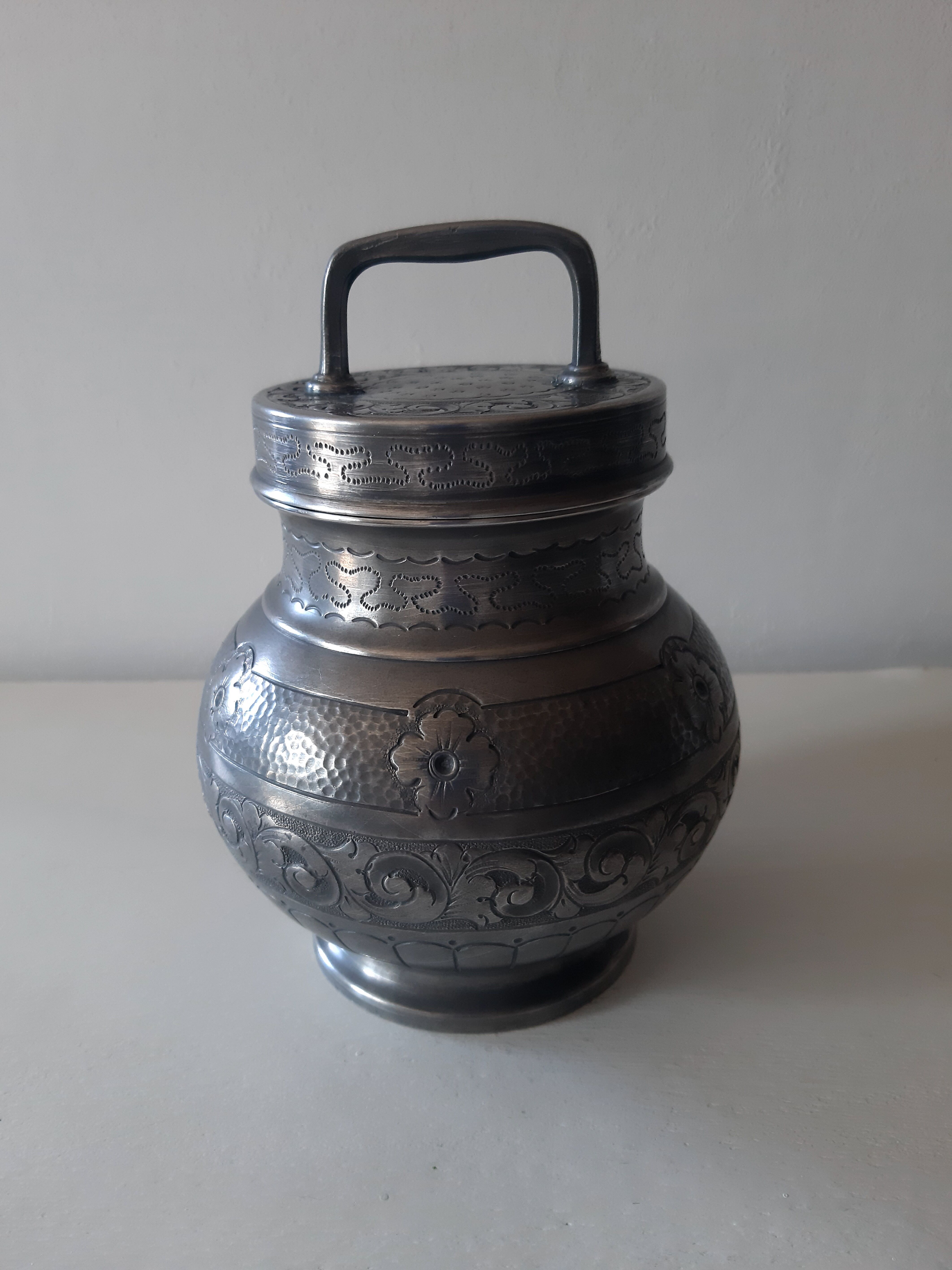 Old tin pot