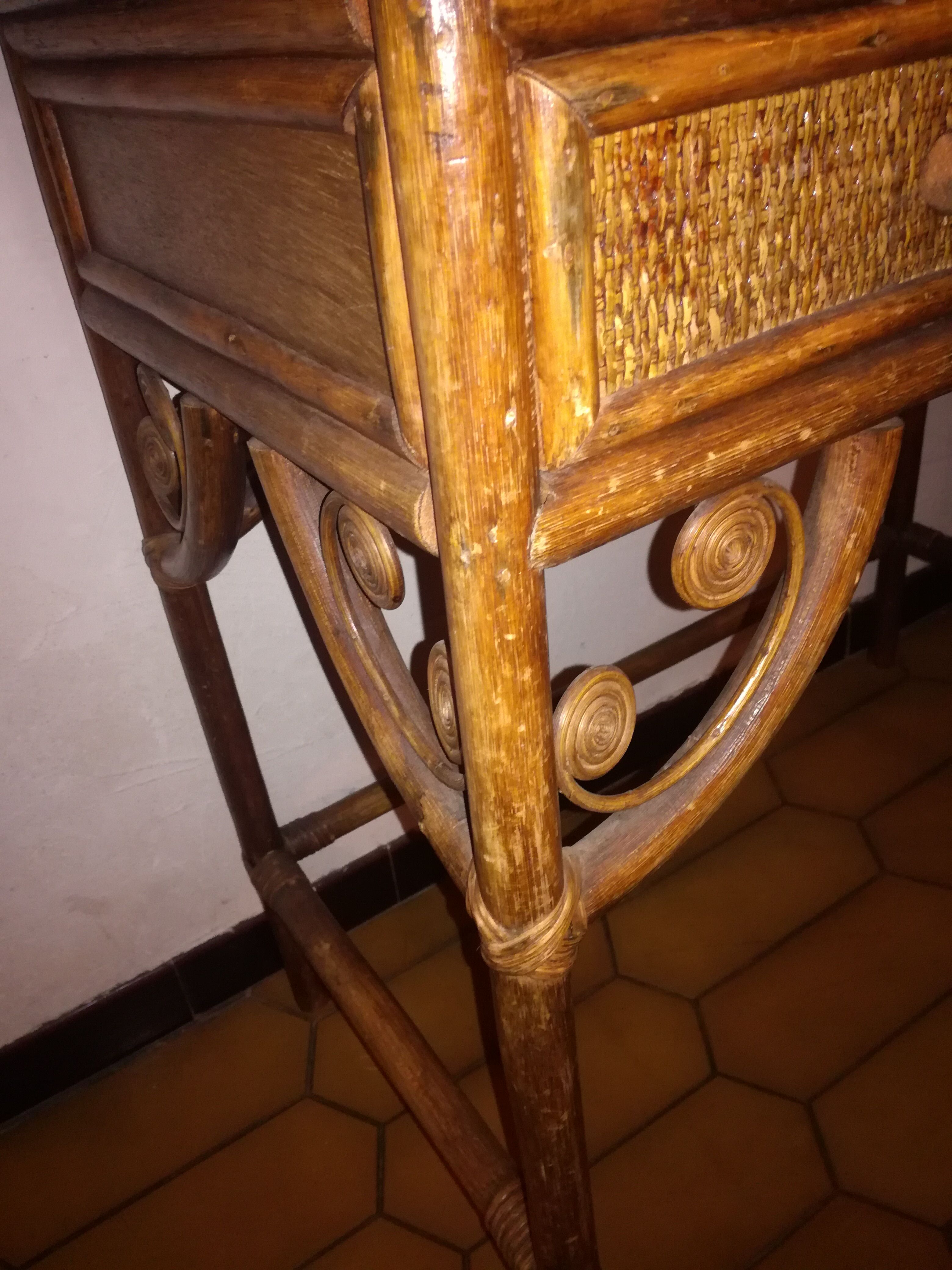 Bamboo and rattan extra furniture hairdresser