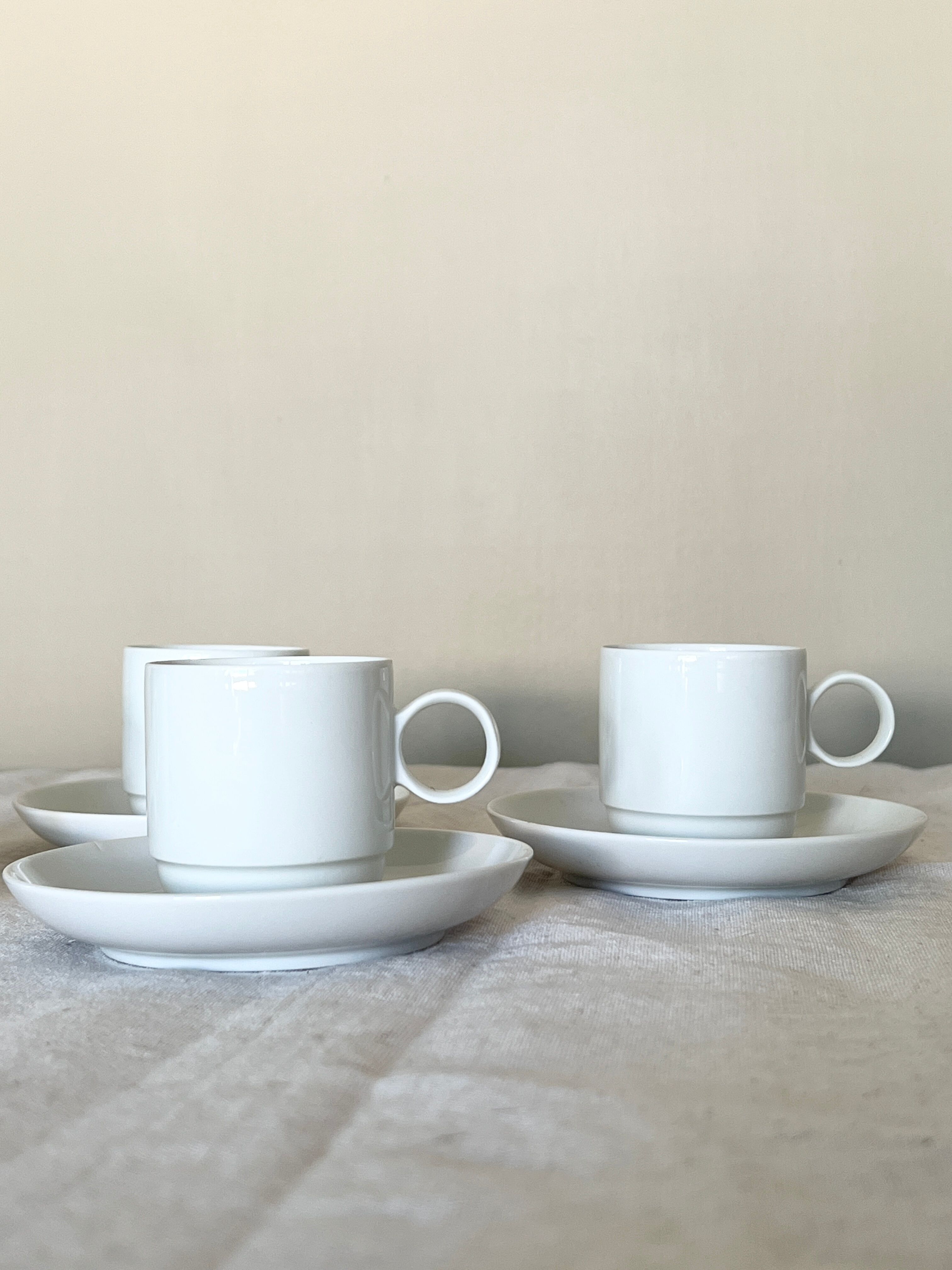 Rosenthal Studio Linie, white cups and saurcers, model DUO, designed by Ambrogio Pozzi