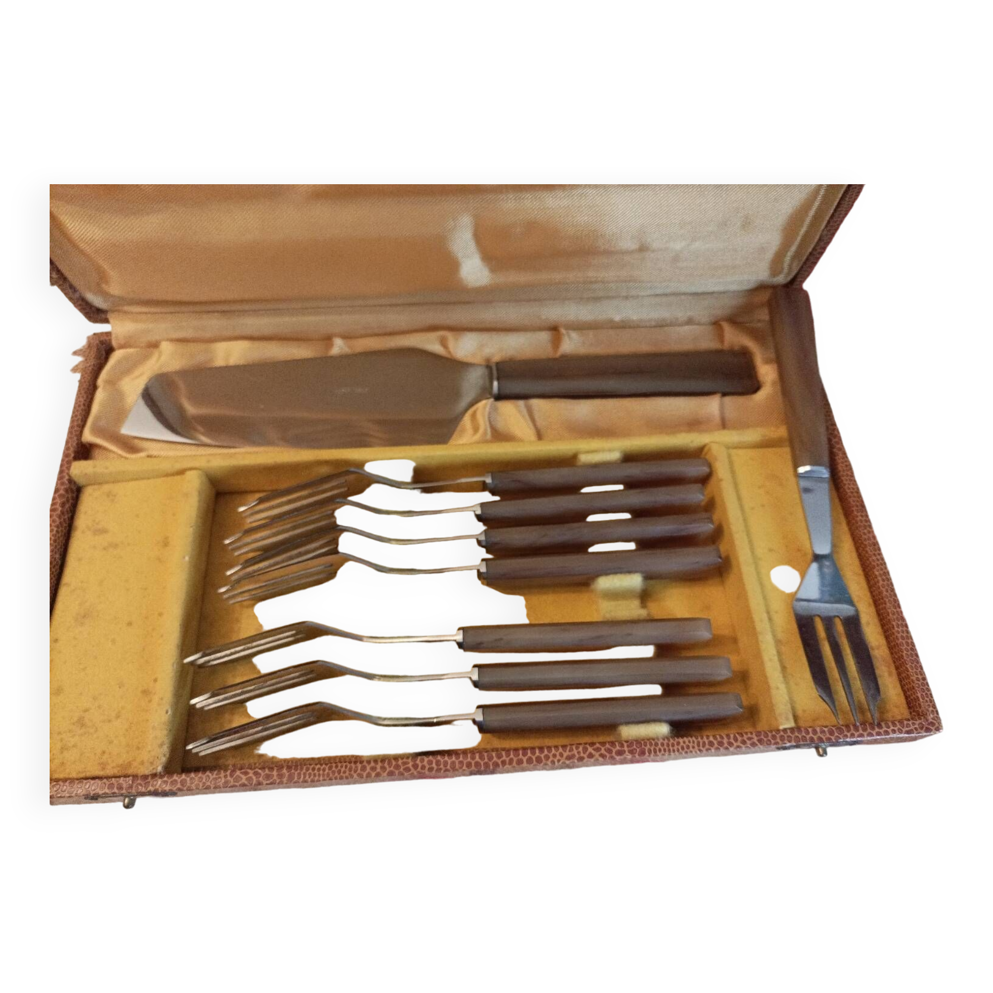 Housewife cake service