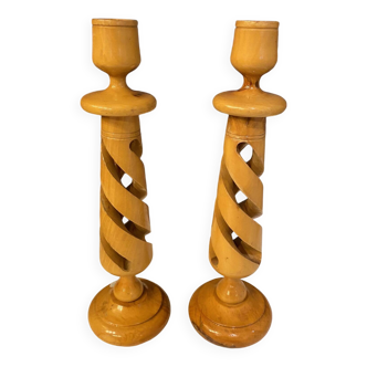 PAIR OF LEMON WOOD CANDLESTICKS CARVED INTO SPIRAL 1970s