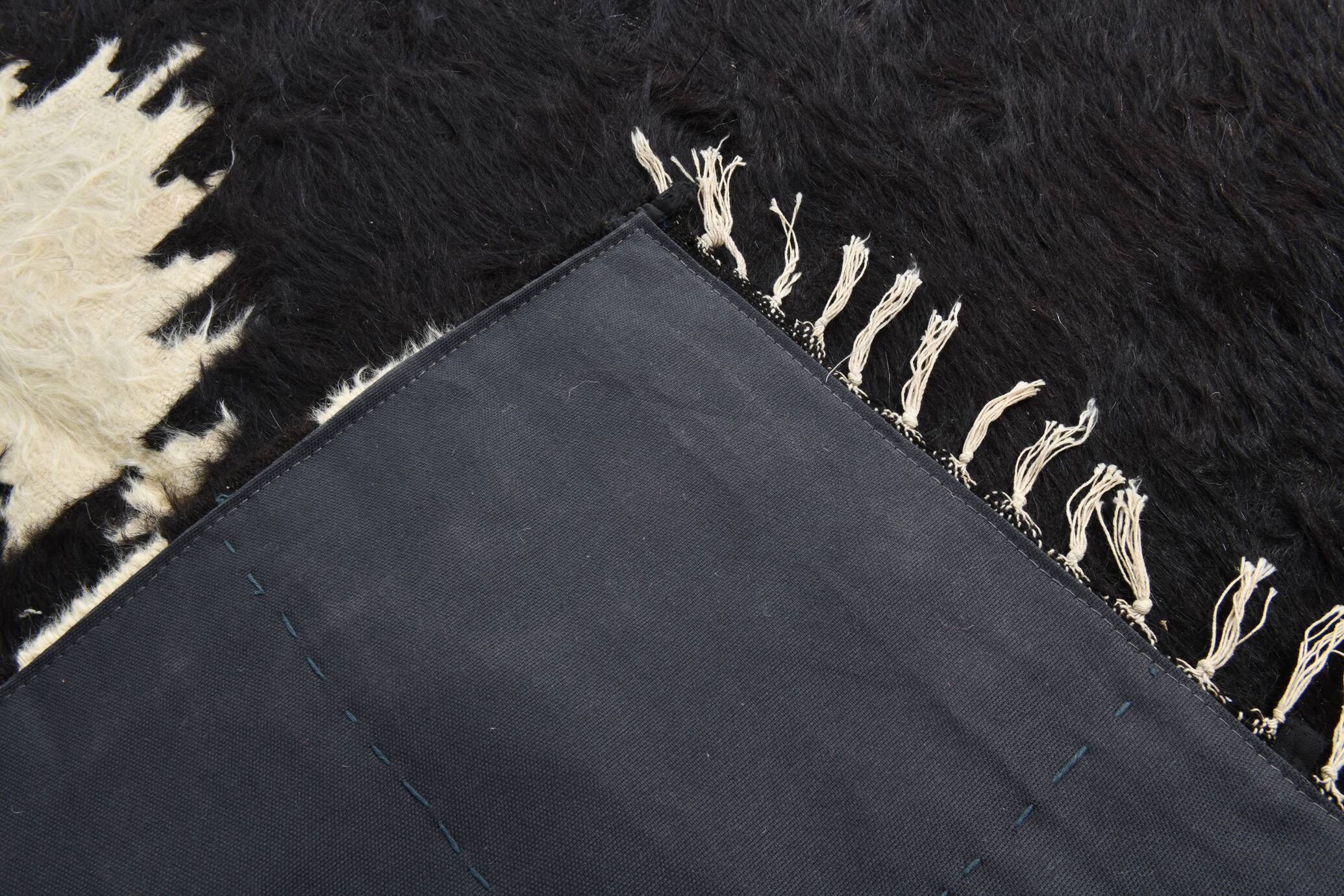 4x7 Cream & Black Angora Kilim Rug, 135x206Cm