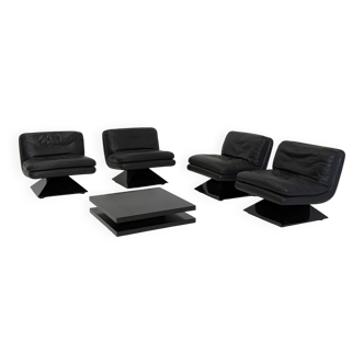Set of four Hans von Klier armchairs with coffee table for Giuseppe Rossi di Albizzate