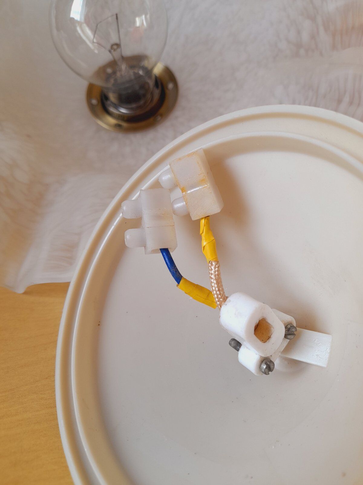 Spotted glass suspension from Clichy