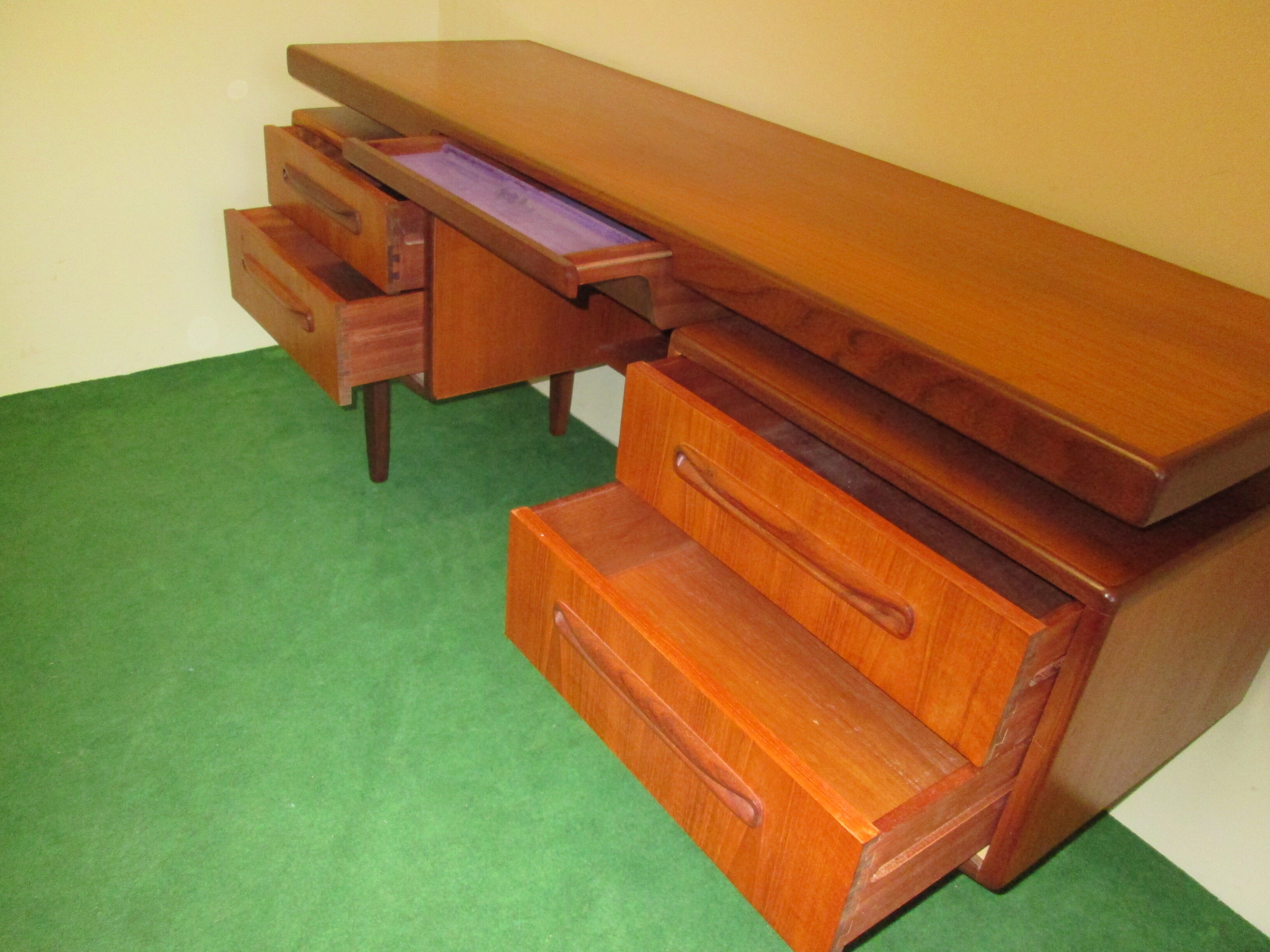Bureau G-Plan en teck