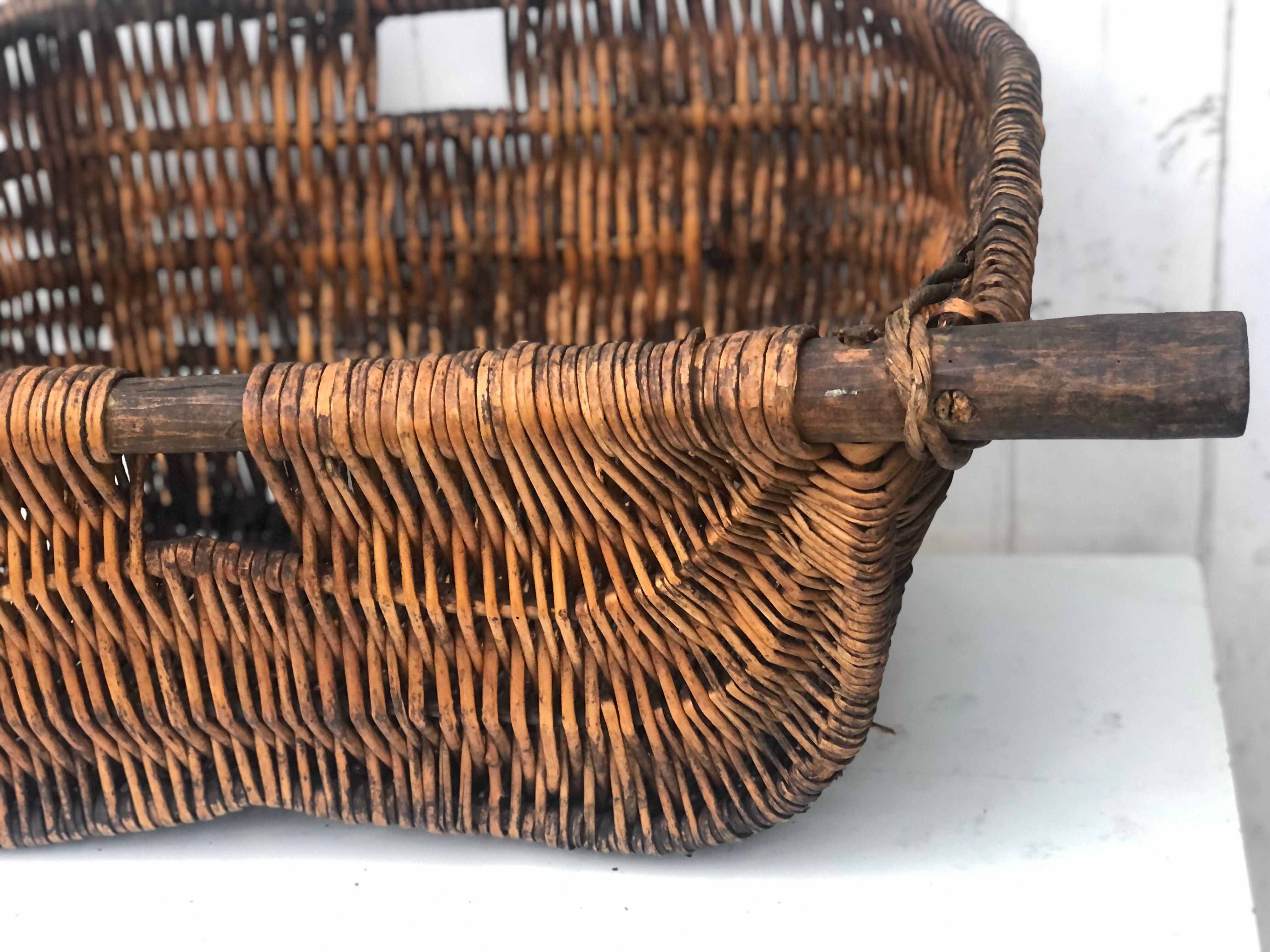 Harvest hood basket wood and wicker