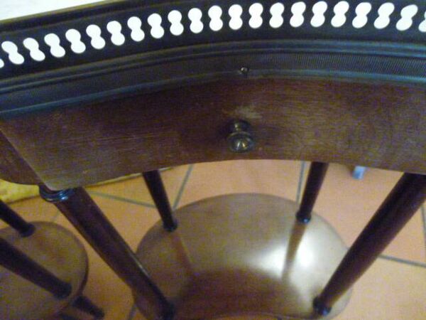 Paire de tables de chevet Anciennes Forme Haricot style Louis XVI- dessus marbre