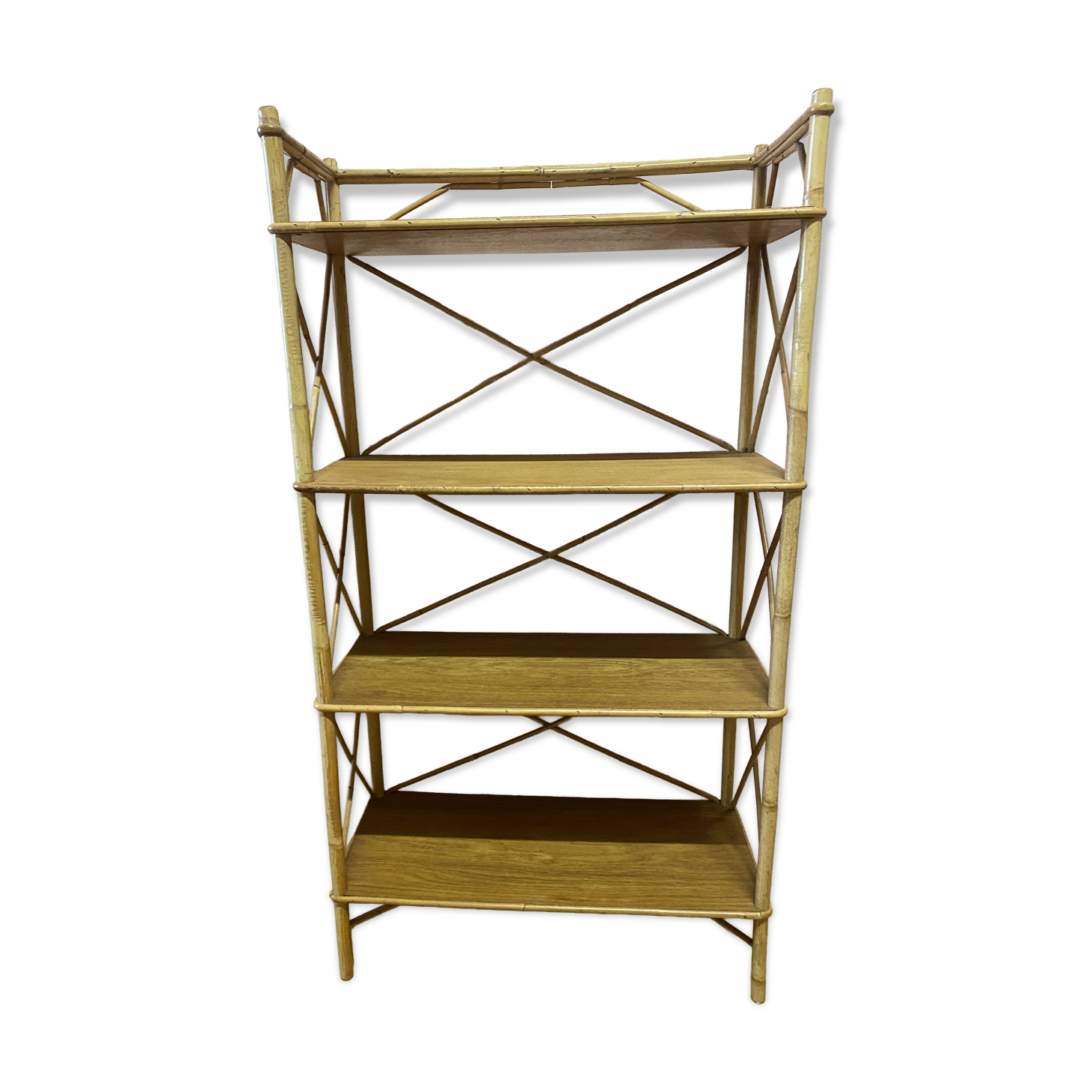 Etagère en rotin 4 plateaux, excellent état.