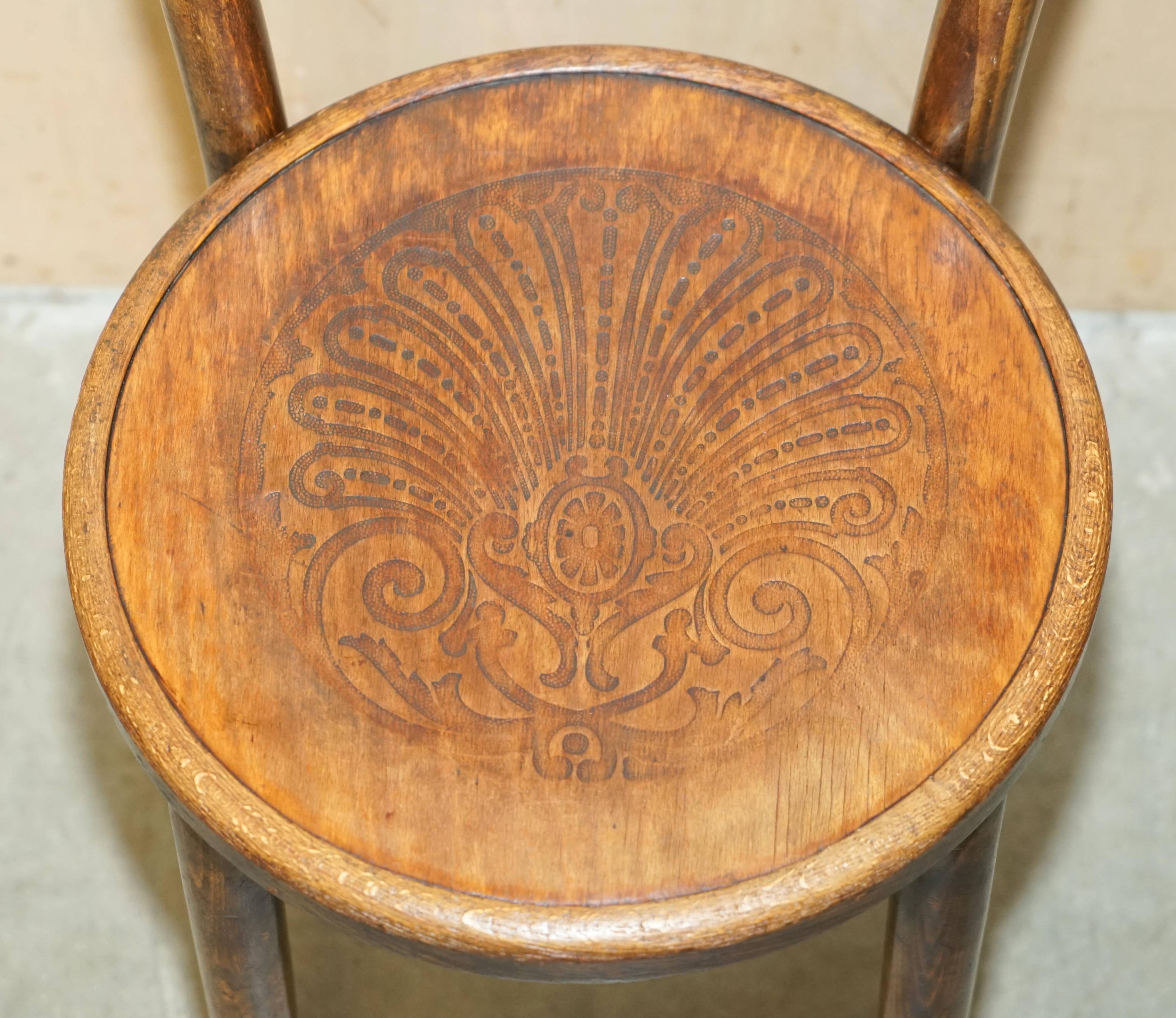 Suite de quatre chaises bistrot Thonet circa 1930