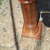 Fifth wheel on column