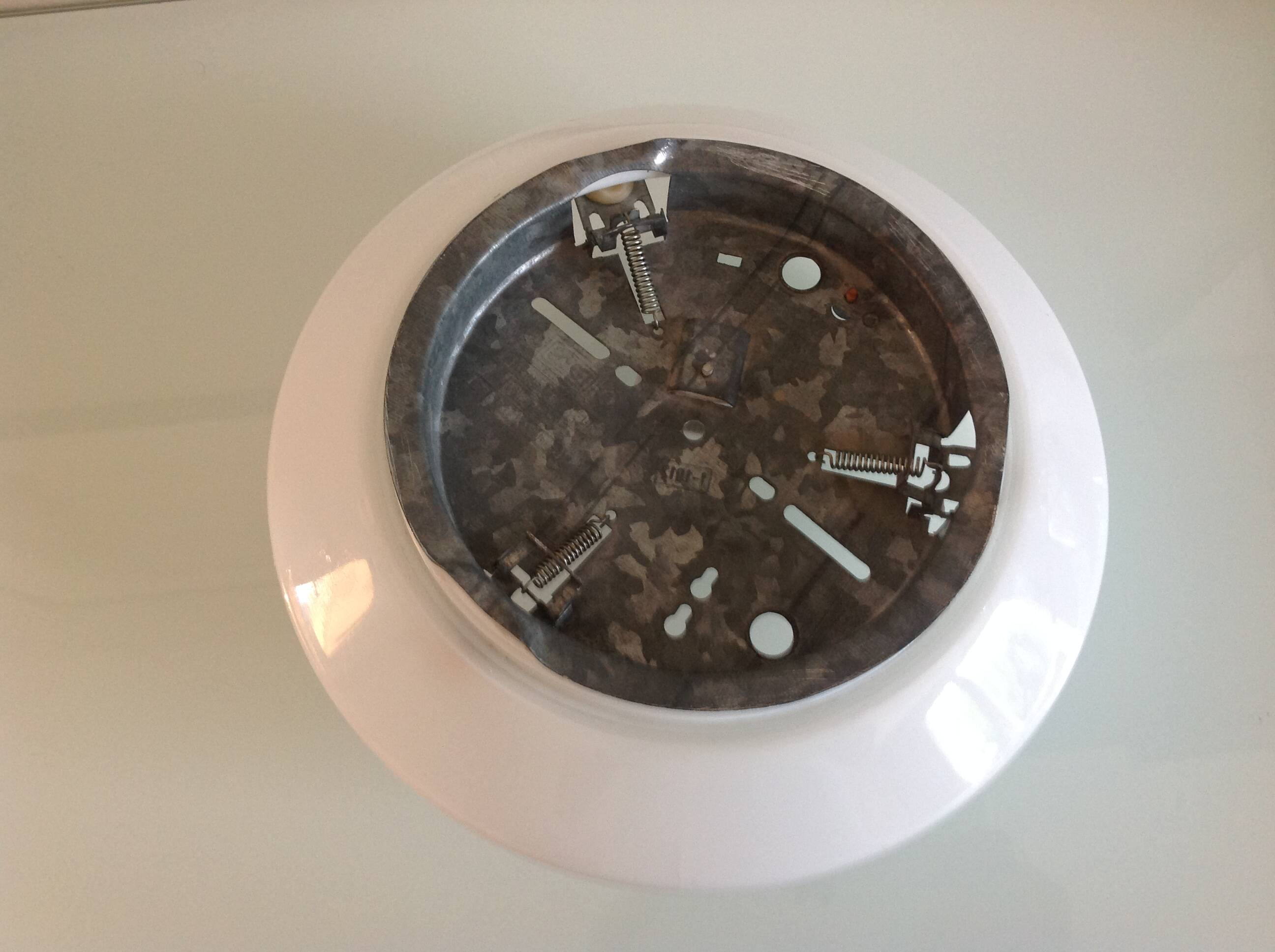 Round ceiling light in white opaline vintage 60s-70s