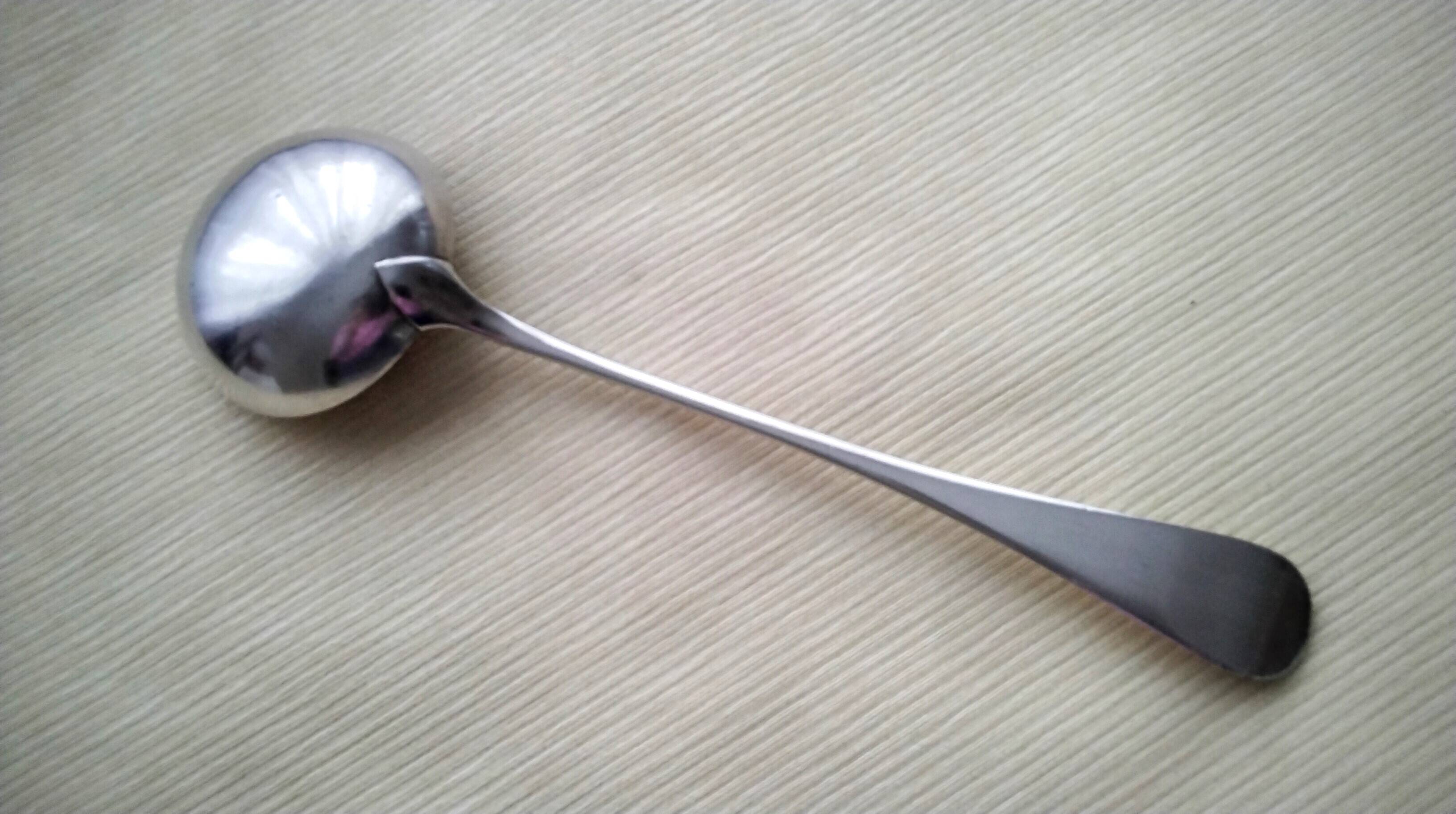 Louche à potage en Métal Argenté  Modèle Uniplat