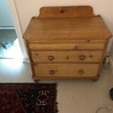 English chest of drawers in pitchpin